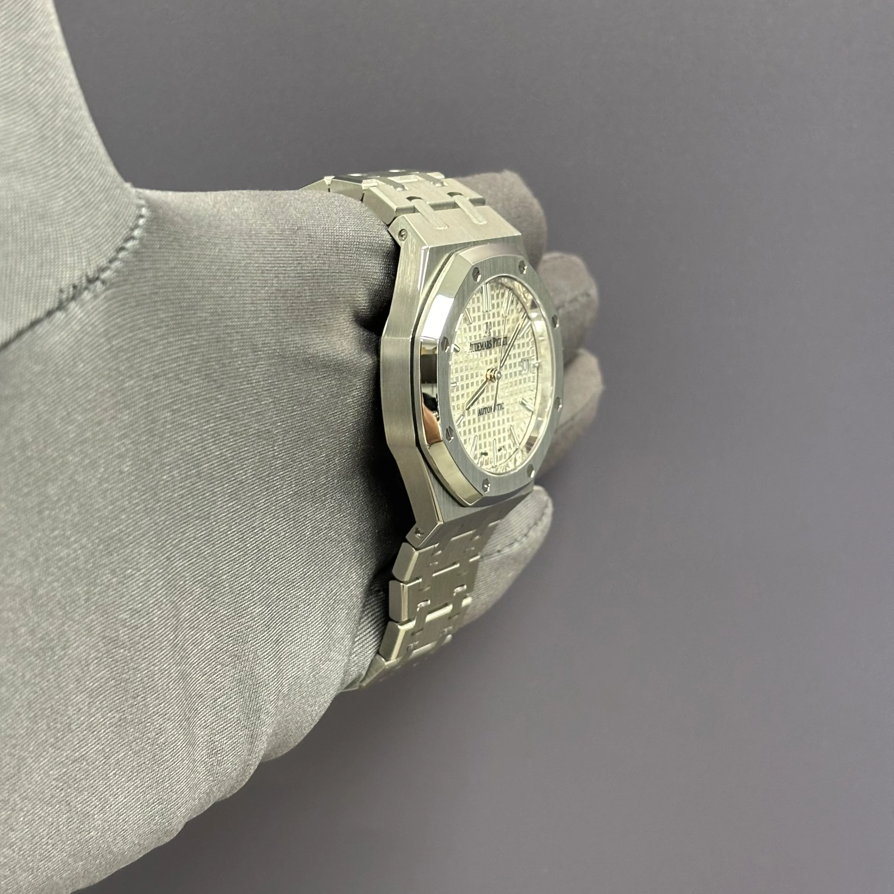 Audemars Piguet 37mm White Dial Ref# 15450ST.OO.1256ST.01 - Image 3