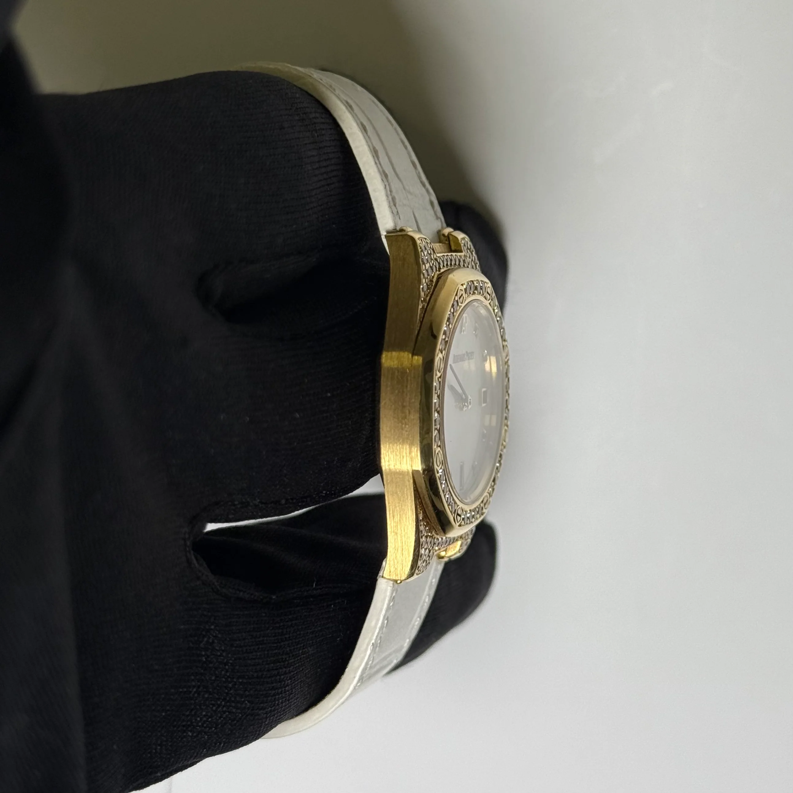 Audemars Piguet Royal Oak 28mm Watch Ref# 542 - Image 3
