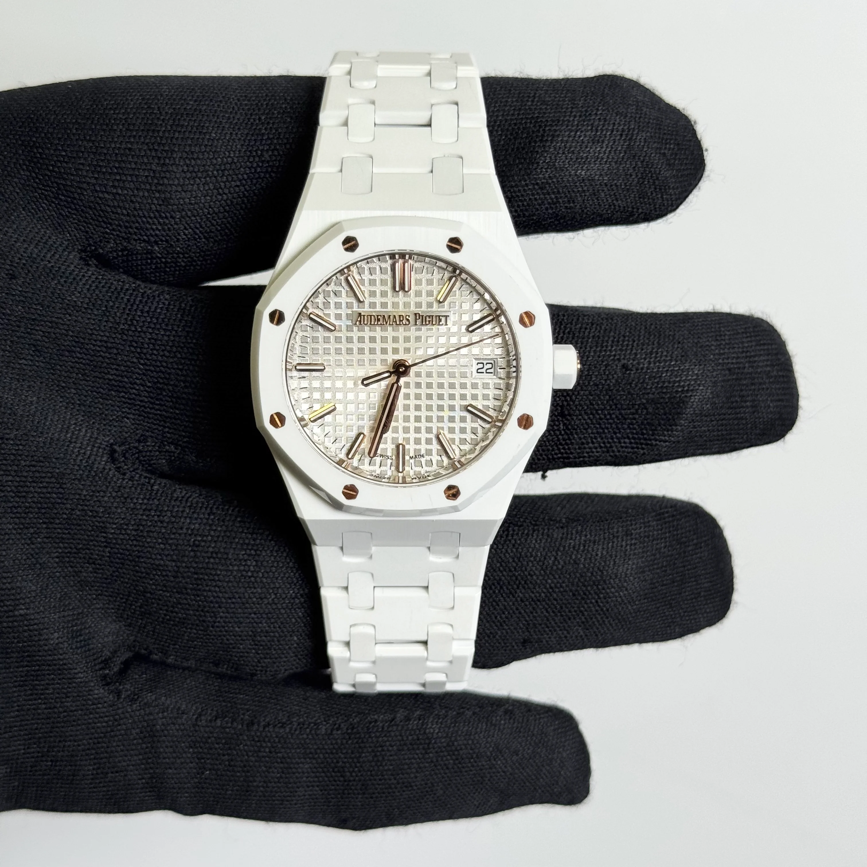 Audemars Piguet Royal Oak 34mm White Dial Watch Ref# 77350CB.OO.1266CB.01 - Image 2