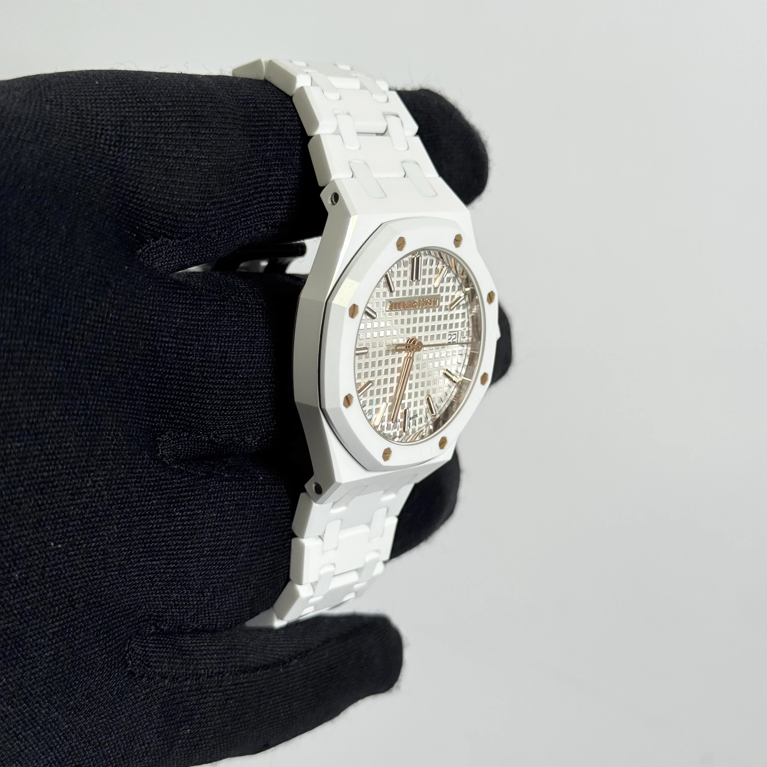 Audemars Piguet Royal Oak 34mm White Dial Watch Ref# 77350CB.OO.1266CB.01 - Image 3