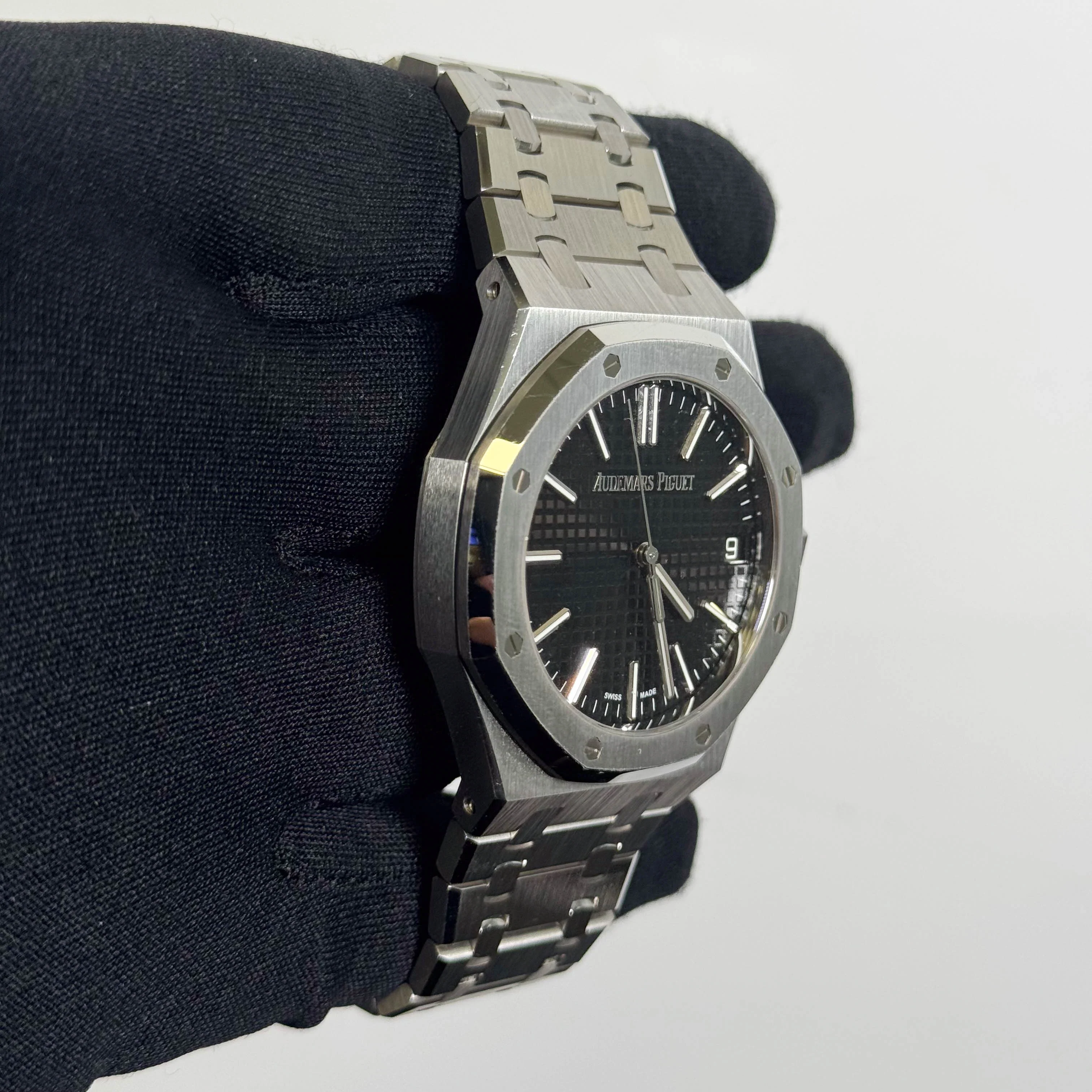 Audemars Piguet Royal Oak 41mm Black Dial Watch Ref# 15510ST.OO.1320ST.07 - Image 3