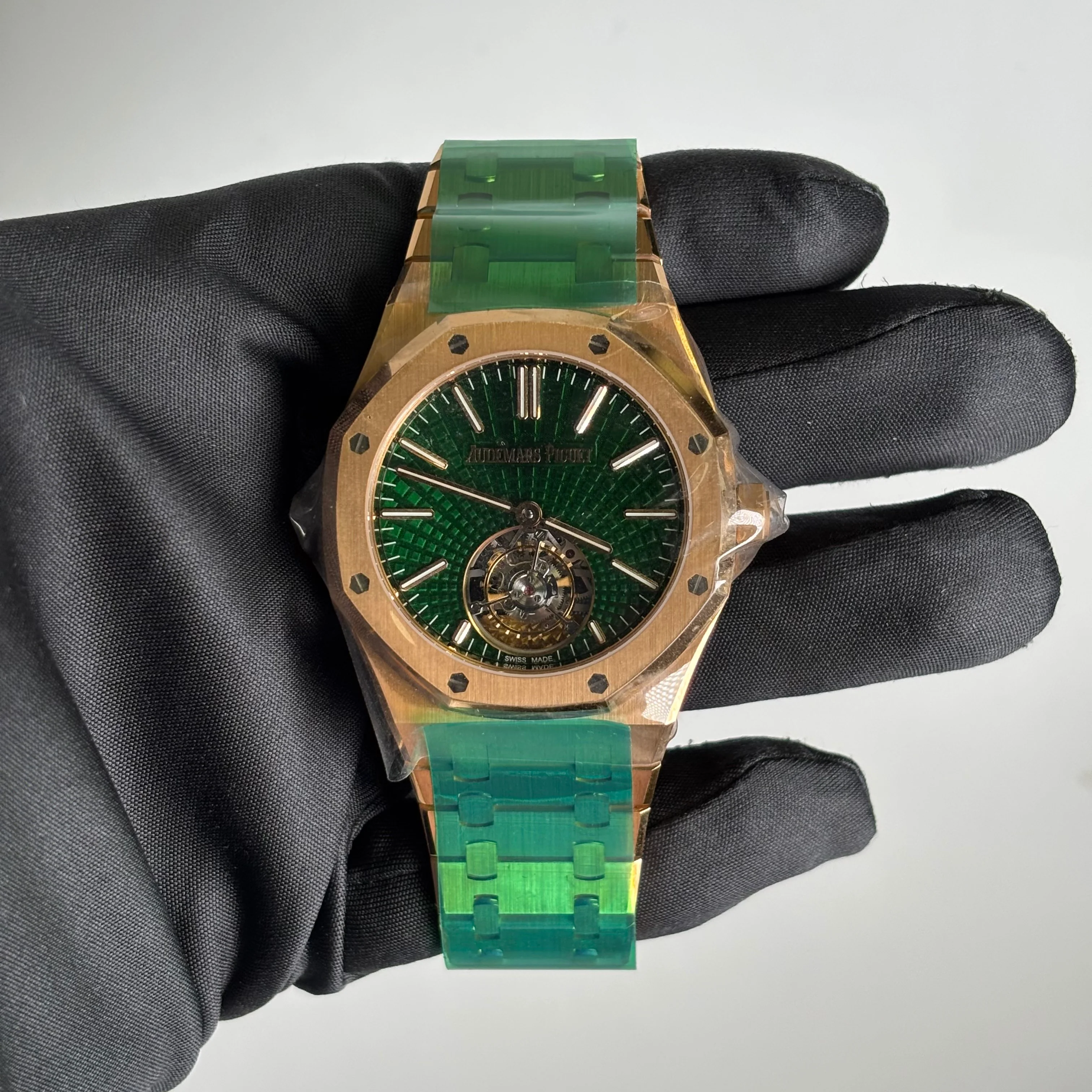 Audemars Piguet Royal Oak 41mm Green Dial Watch Ref# 26533OR.OO.1220OR.01 - Image 2