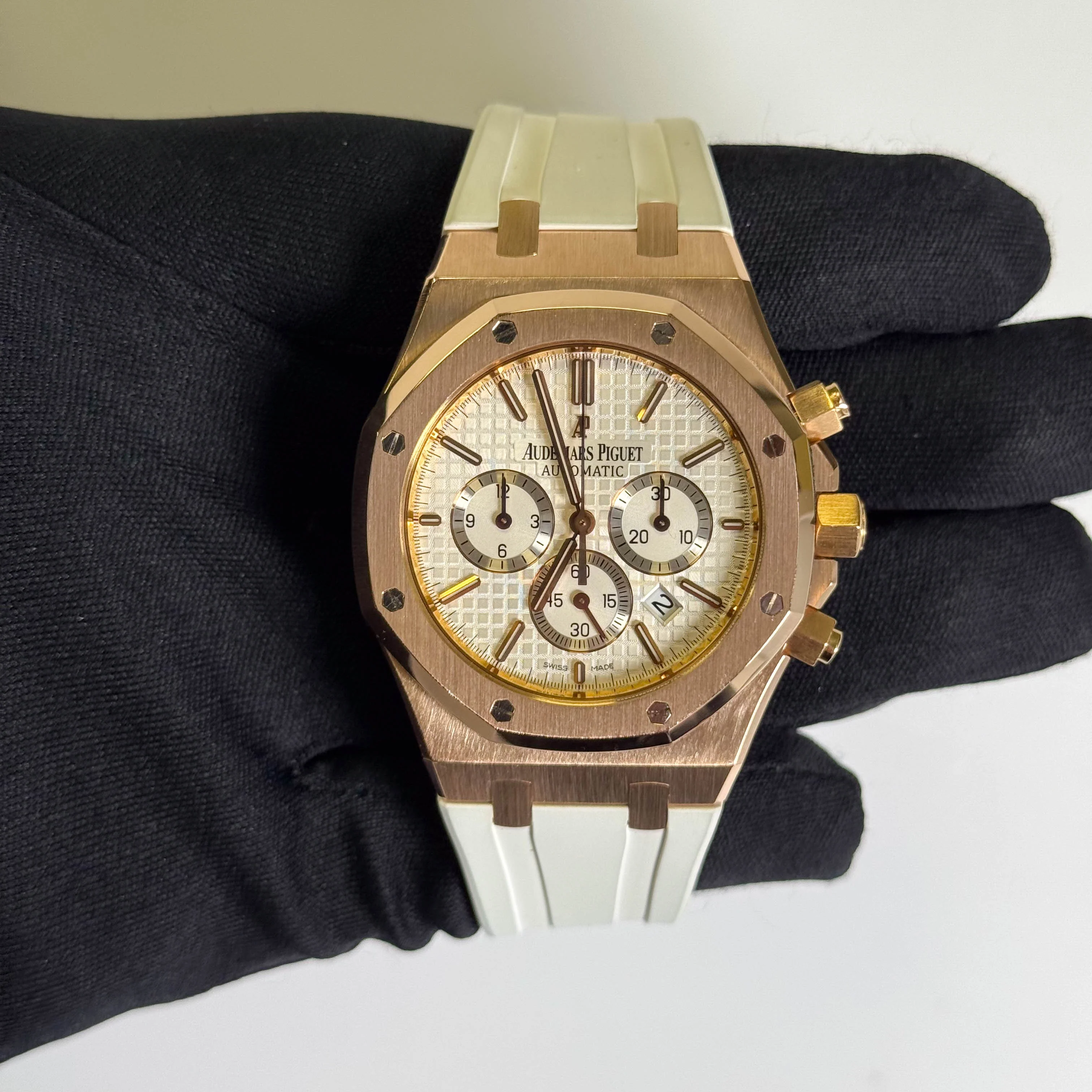 Audemars Piguet Royal Oak 41mm Silver Dial Ref# 26320OR.OO.D088CR.01 - Image 2
