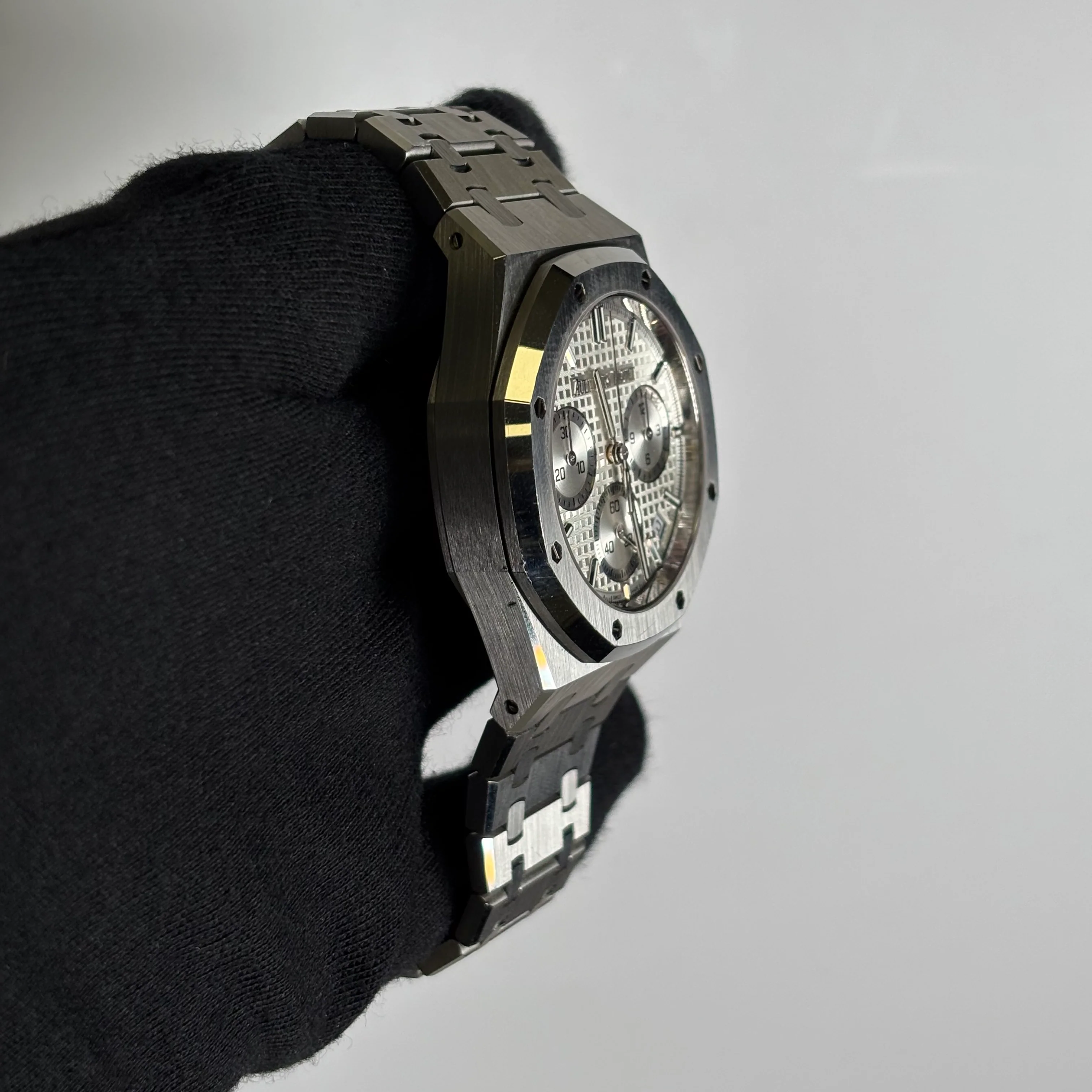 Audemars Piguet Royal Oak 41mm Silver Dial Watch Ref# 26240ST.OO.1320ST.07 - Image 3