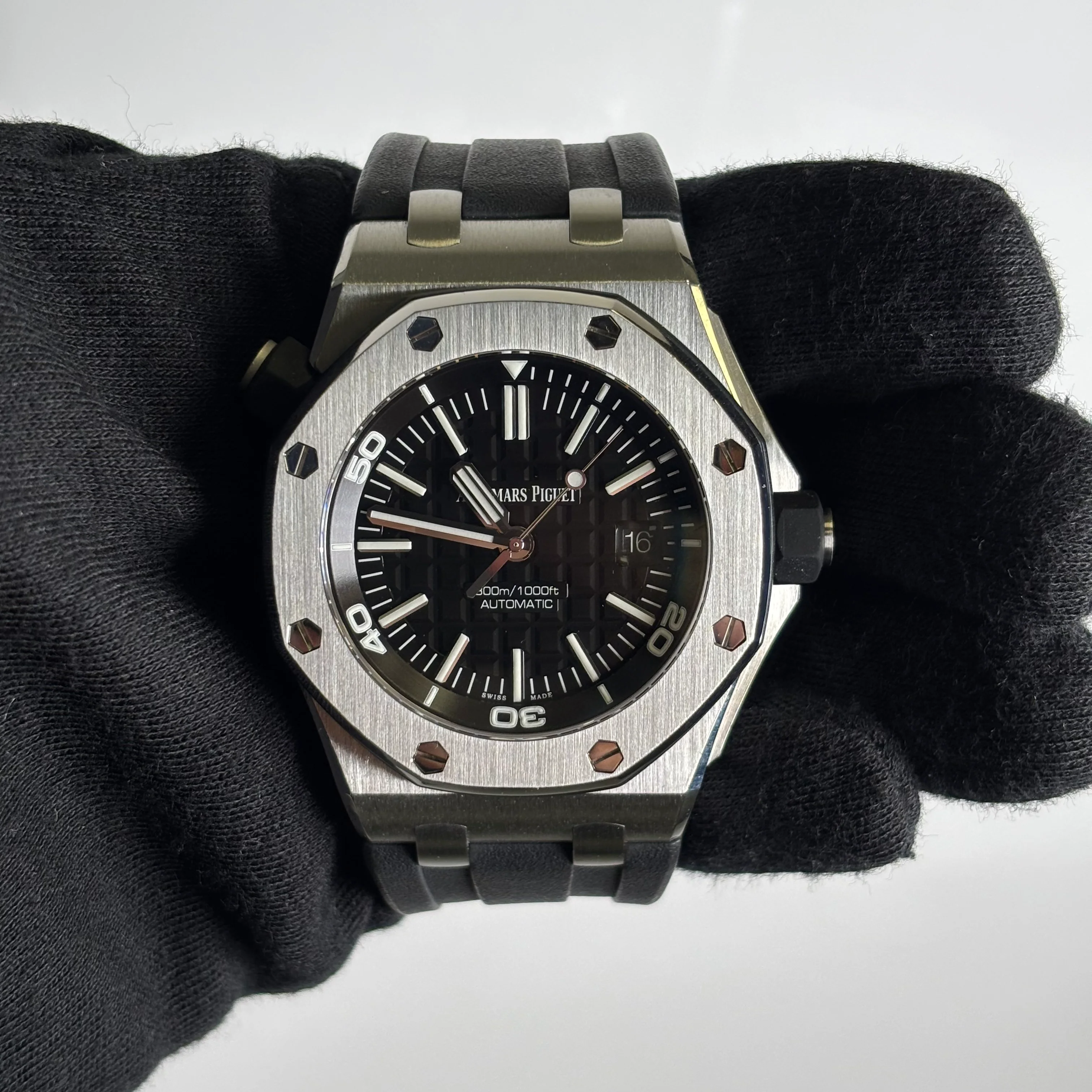 Audemars Piguet Royal Oak 42mm Black Dial Watch Ref# 15710ST.OO.A002CA.01 - Image 2