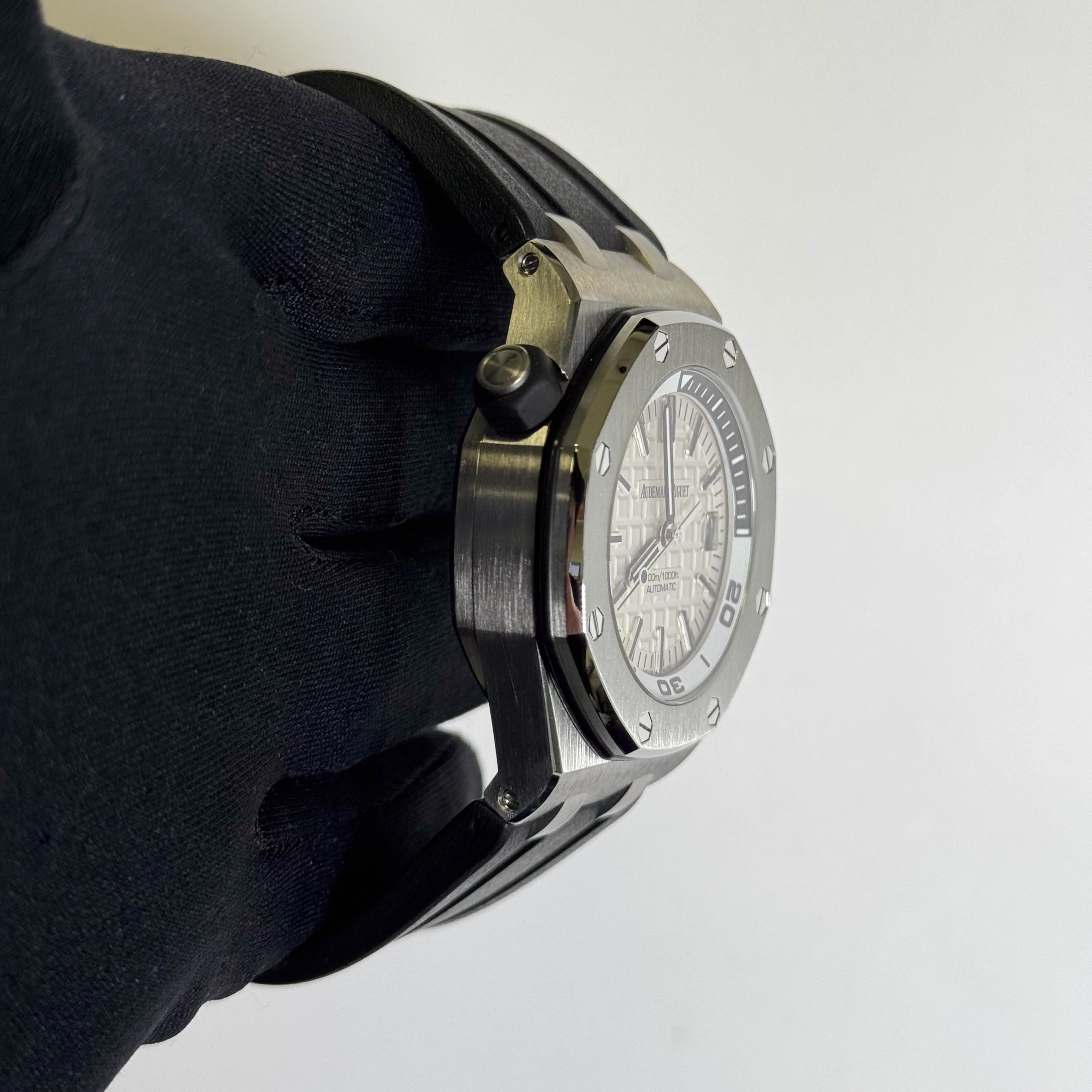 Audemars Piguet Royal Oak 42mm Black Dial Watch Ref# 15710ST.OO.A002CA.02 - Image 3