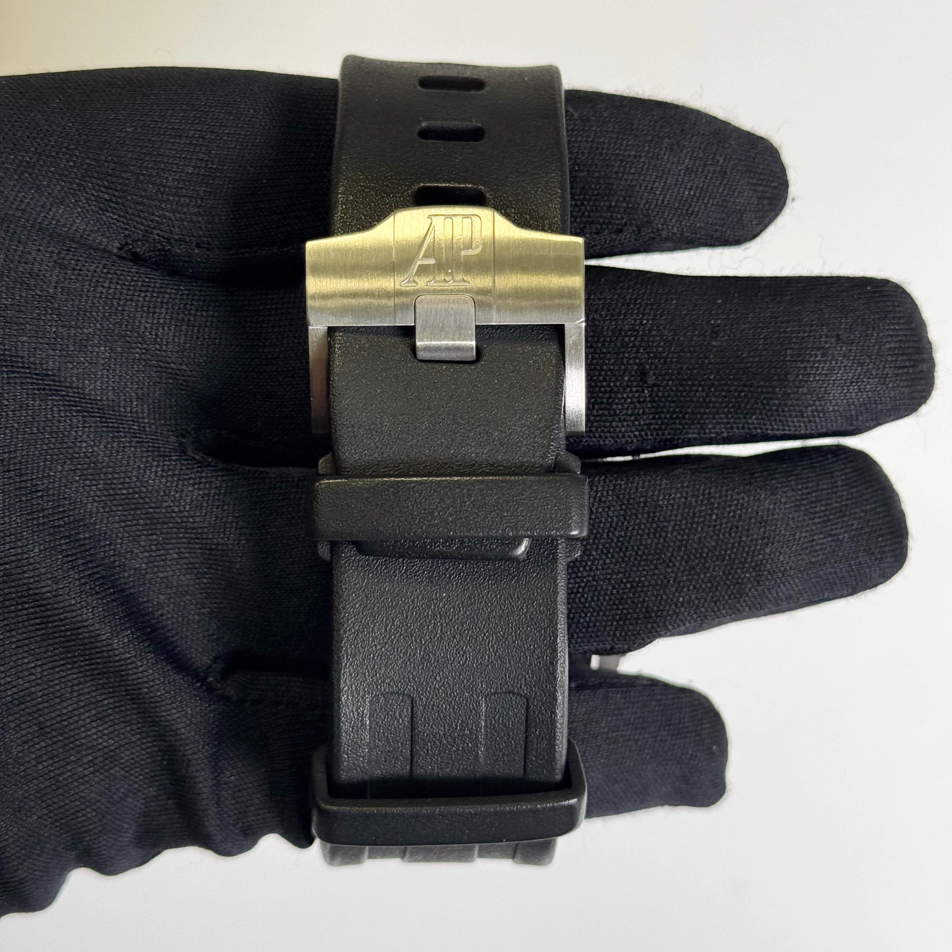 Audemars Piguet Royal Oak 42mm Black Dial Watch Ref# 15710ST.OO.A002CA.02 - Image 4