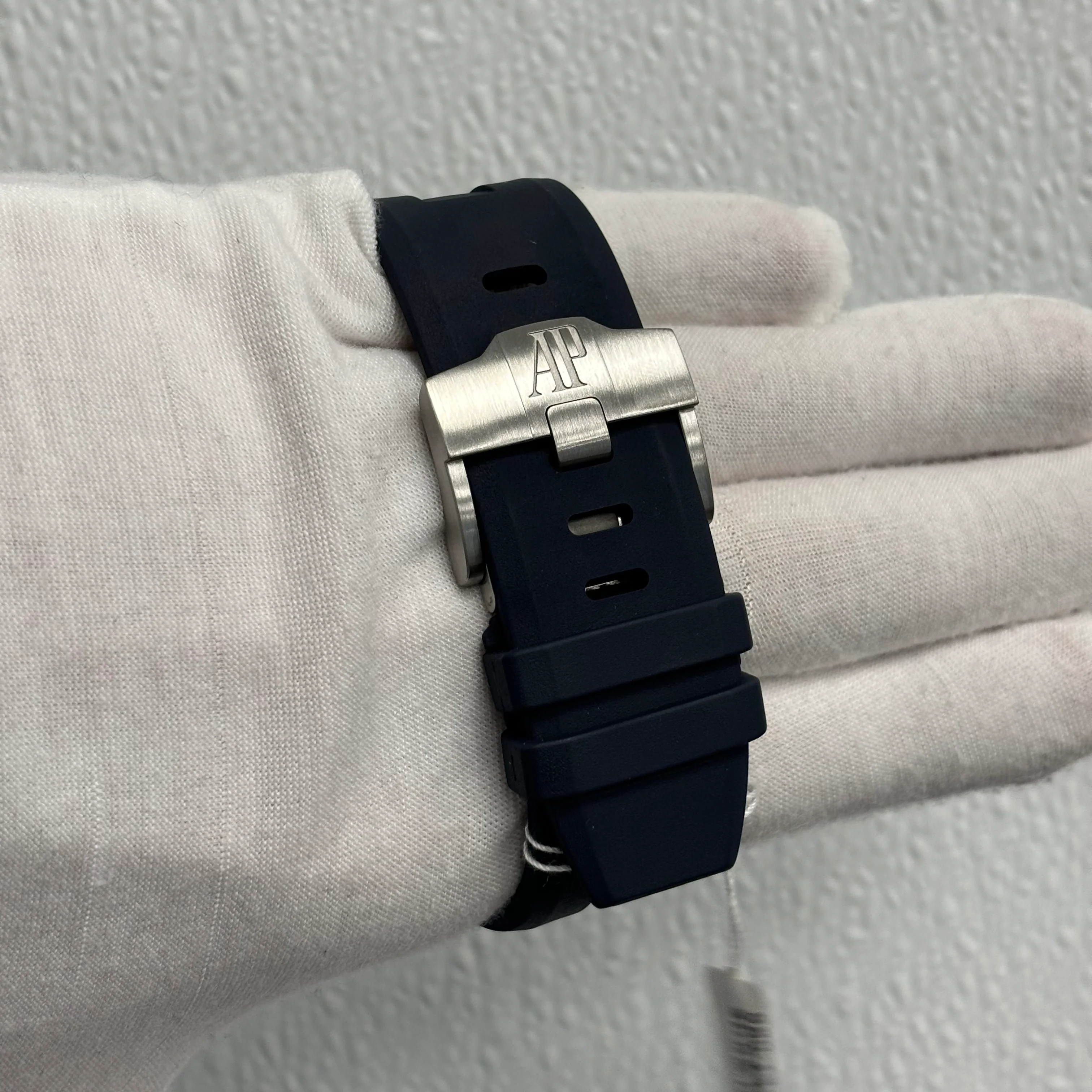 Audemars Piguet Royal Oak 42mm Blue Dial Watch Ref# 15720ST.OO.A027CA.01 - Image 4