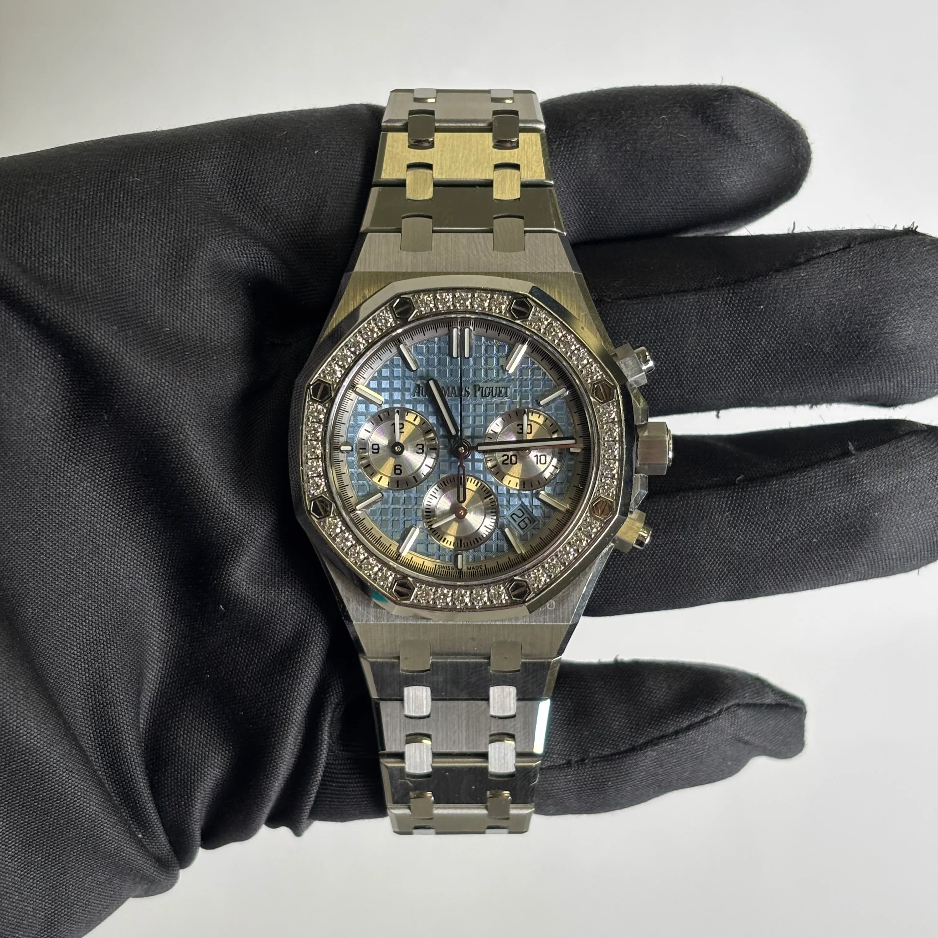 Audemars Piguet Royal Oak Blue Dial Watch Ref# 26715ST.ZZ.1356ST.01 - Image 2