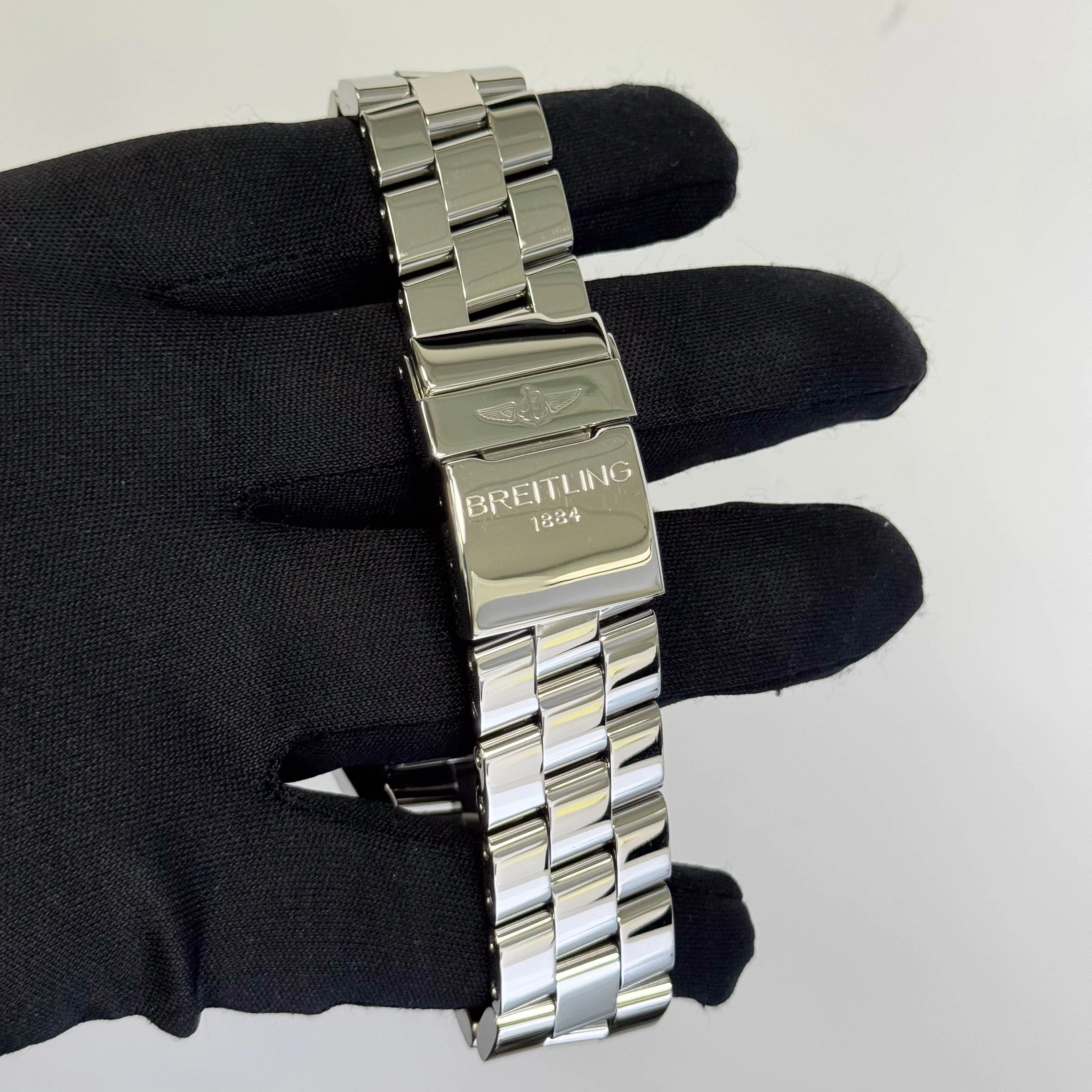Breitling Super Avenger Stainless Steel 48mm White Dial Watch Ref# A13370 - Image 4