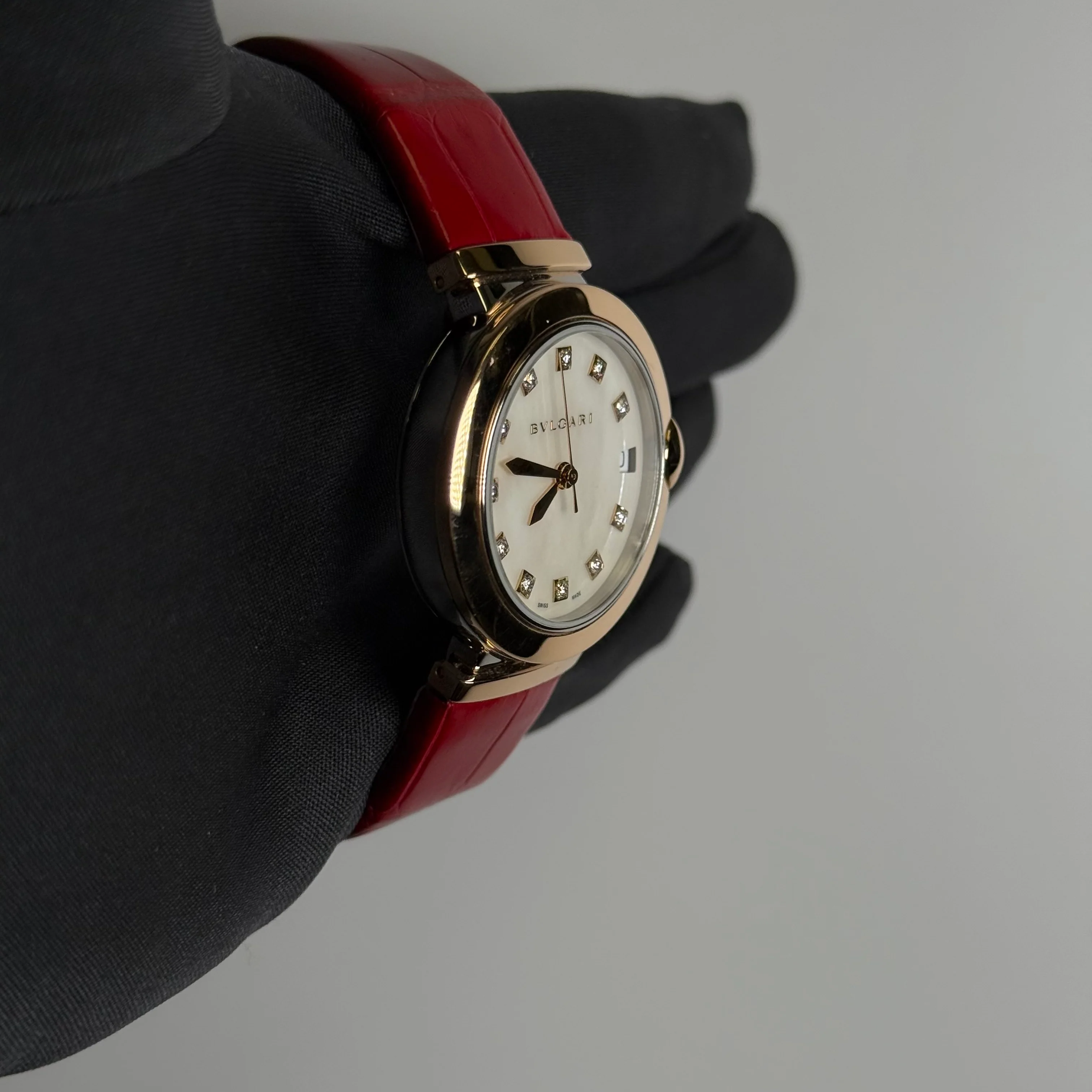 Bvlgari Lvcea 33mm MOP Dial Watch Ref# 102639 - Image 3