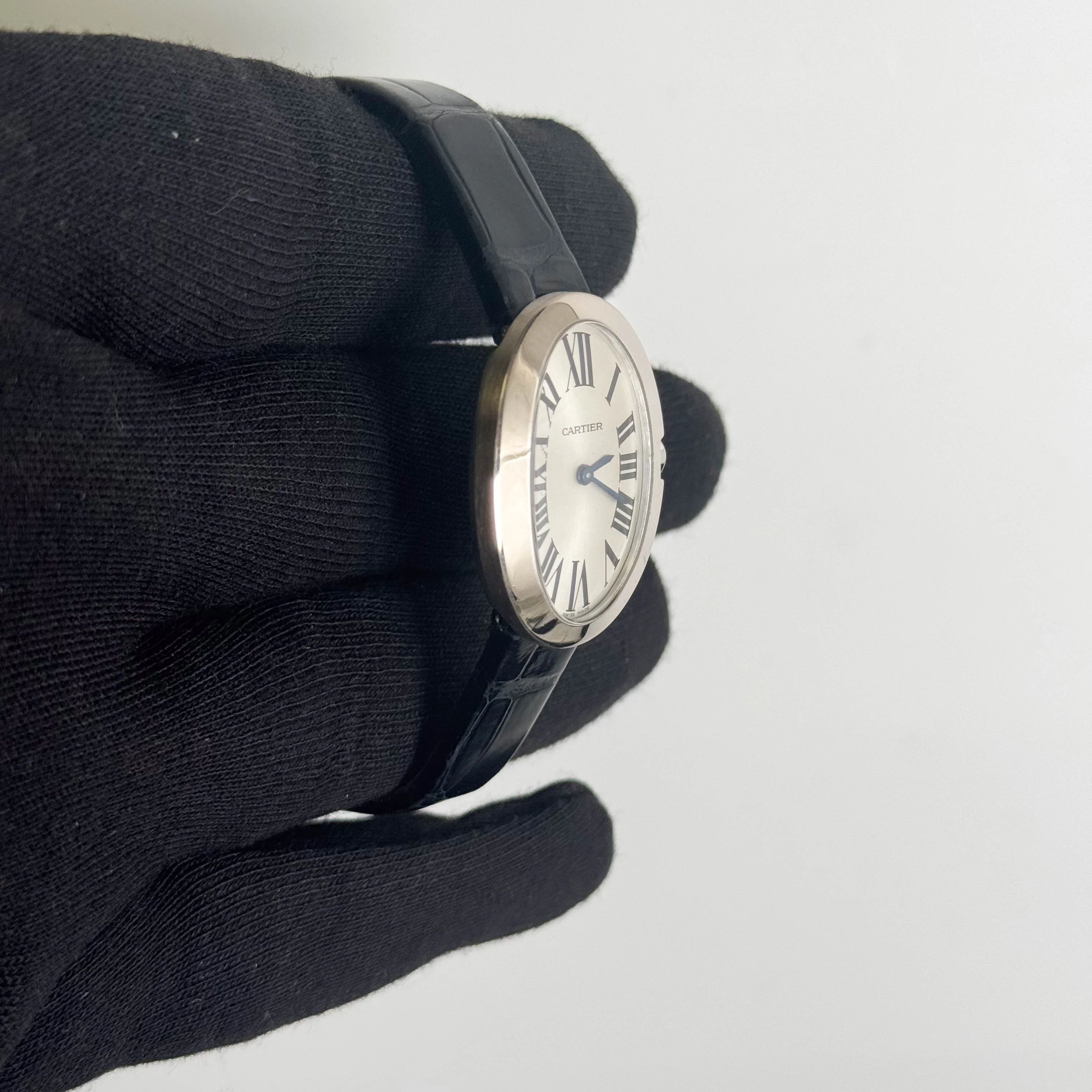 Cartier Baignore Small Model 31.6 mm × 24.5mm Silver Dial Watch Ref# W8000003 - Image 3