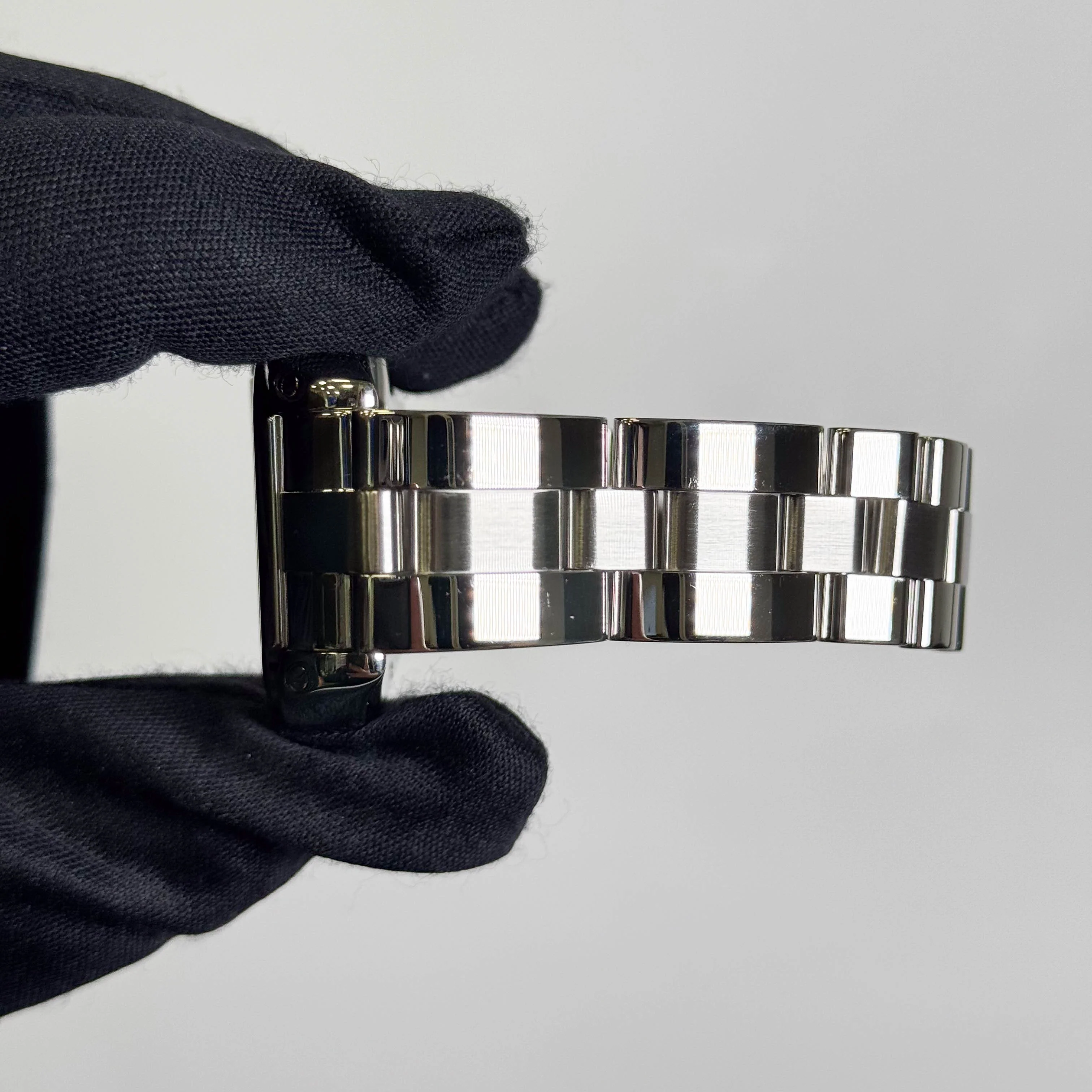 Cartier Roadster 37mm Black Dial Watch Ref# W62041V3 - Image 5