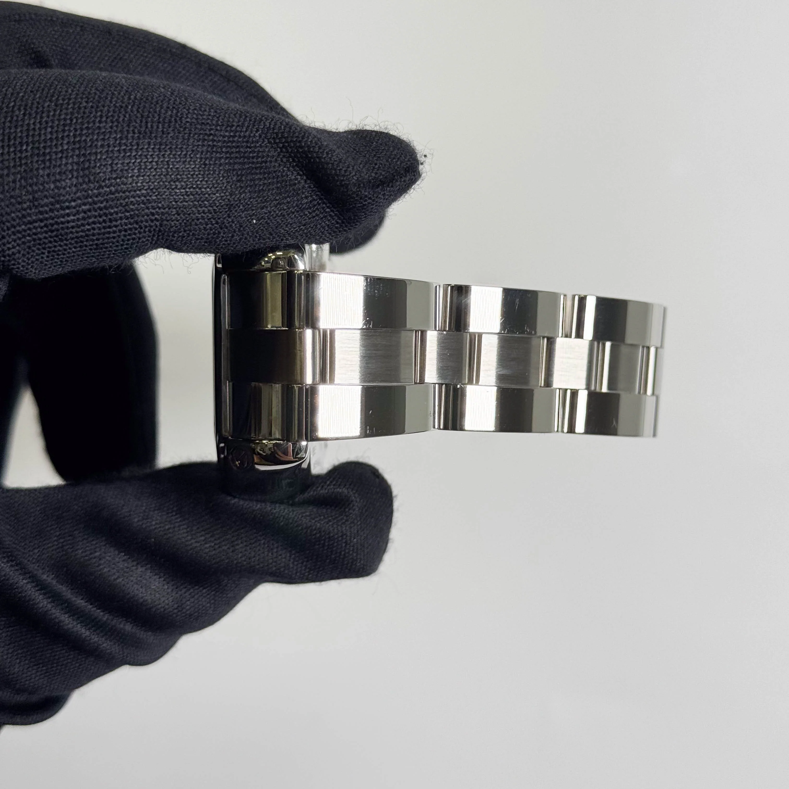 Cartier Roadster 48mm Silver Dial Watch Ref# W62019X6 - Image 5