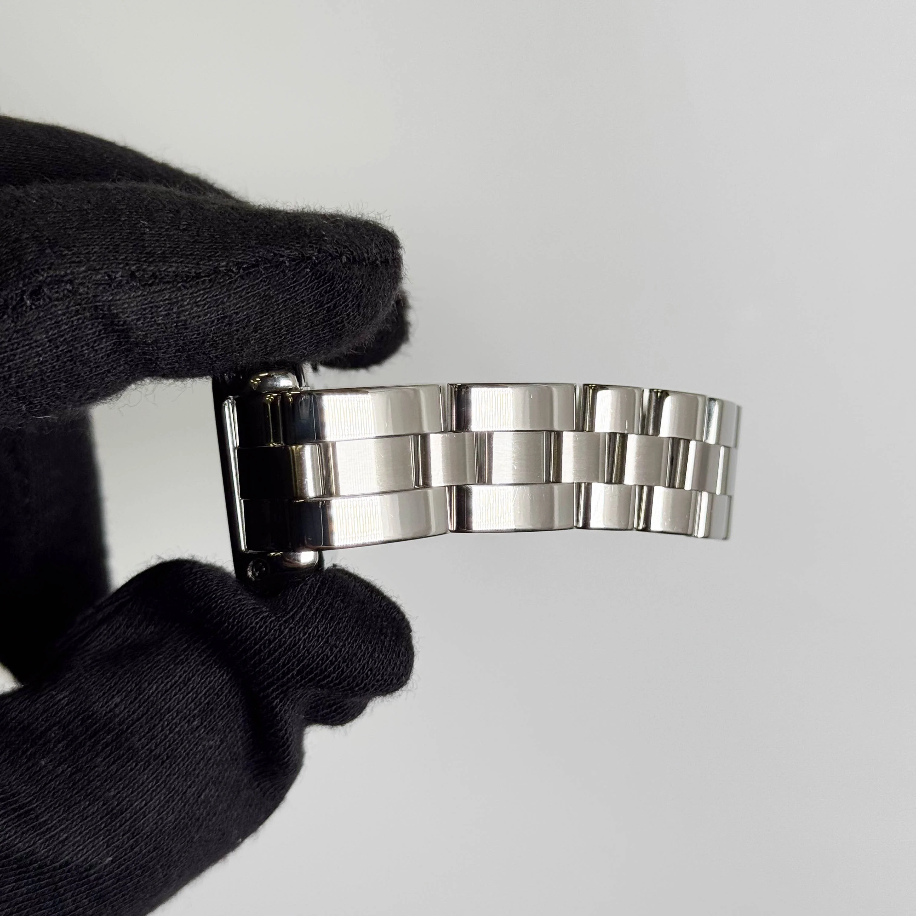 Cartier Roadster Stainless Steel 31mm Silver Dial Watch Ref# W62016V3 - Image 5