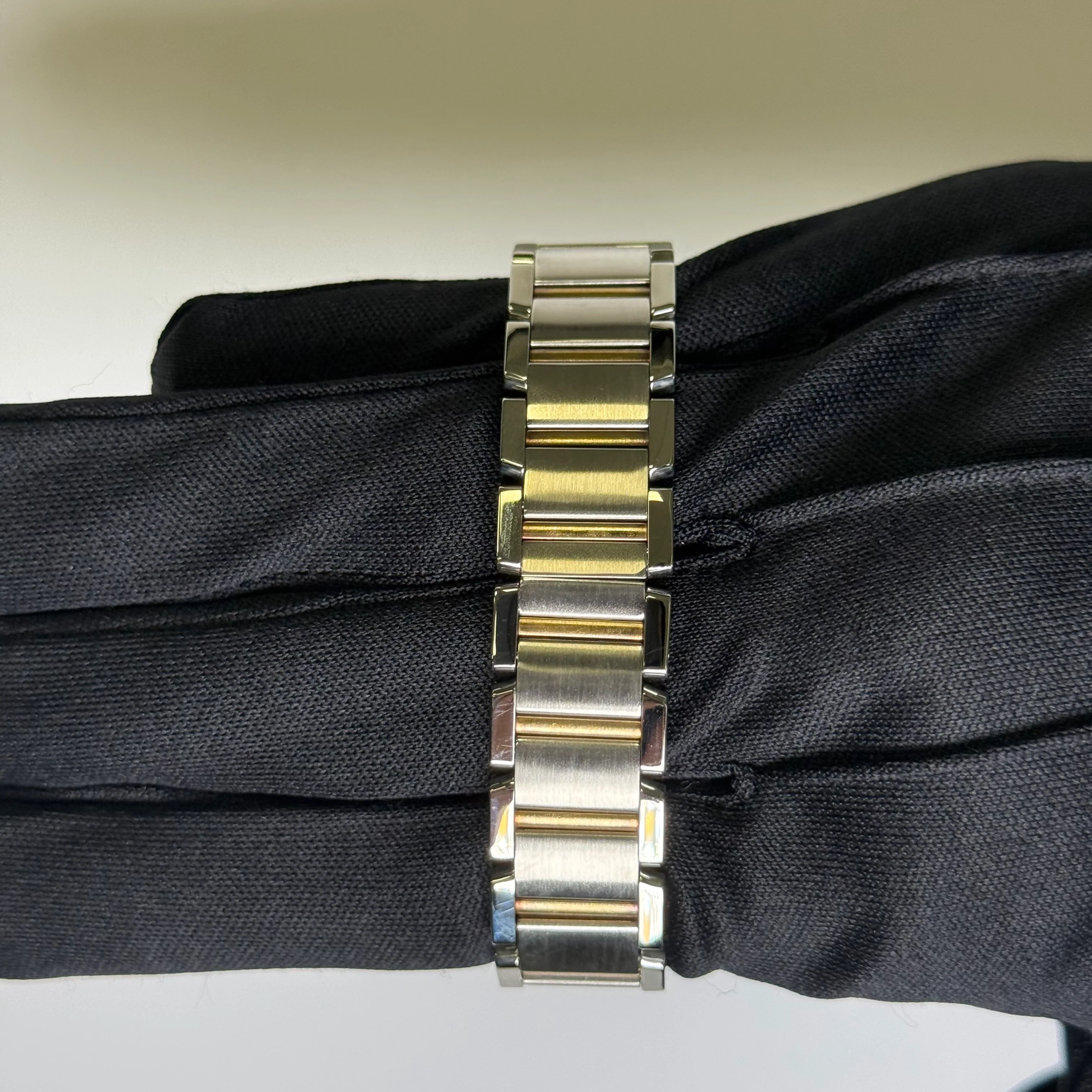 Cartier Tank 20mm White Dial Watch Ref# W51007Q4 - Image 4