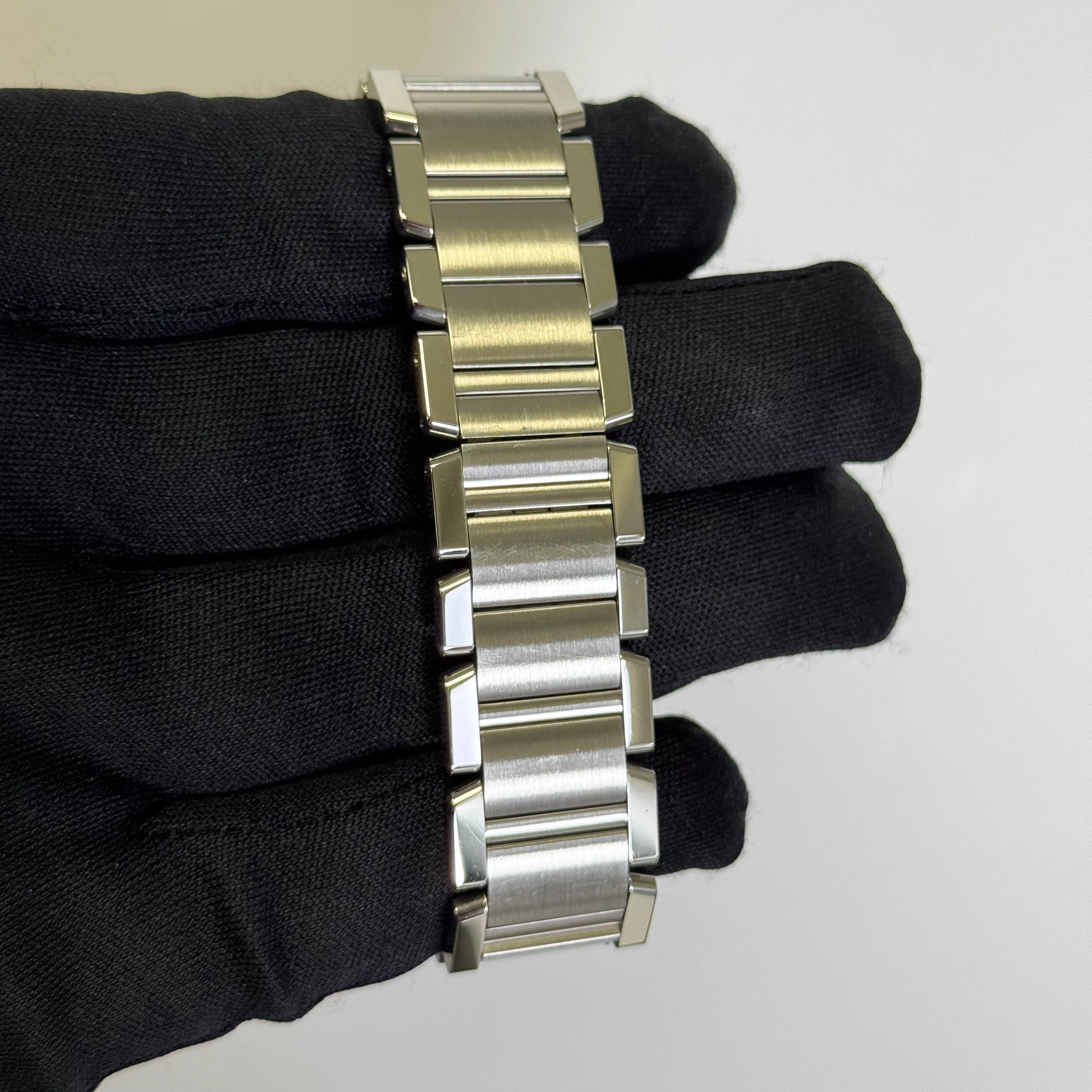 Cartier Tank 28mm White Dial Watch Ref# W51002Q3 - Image 4