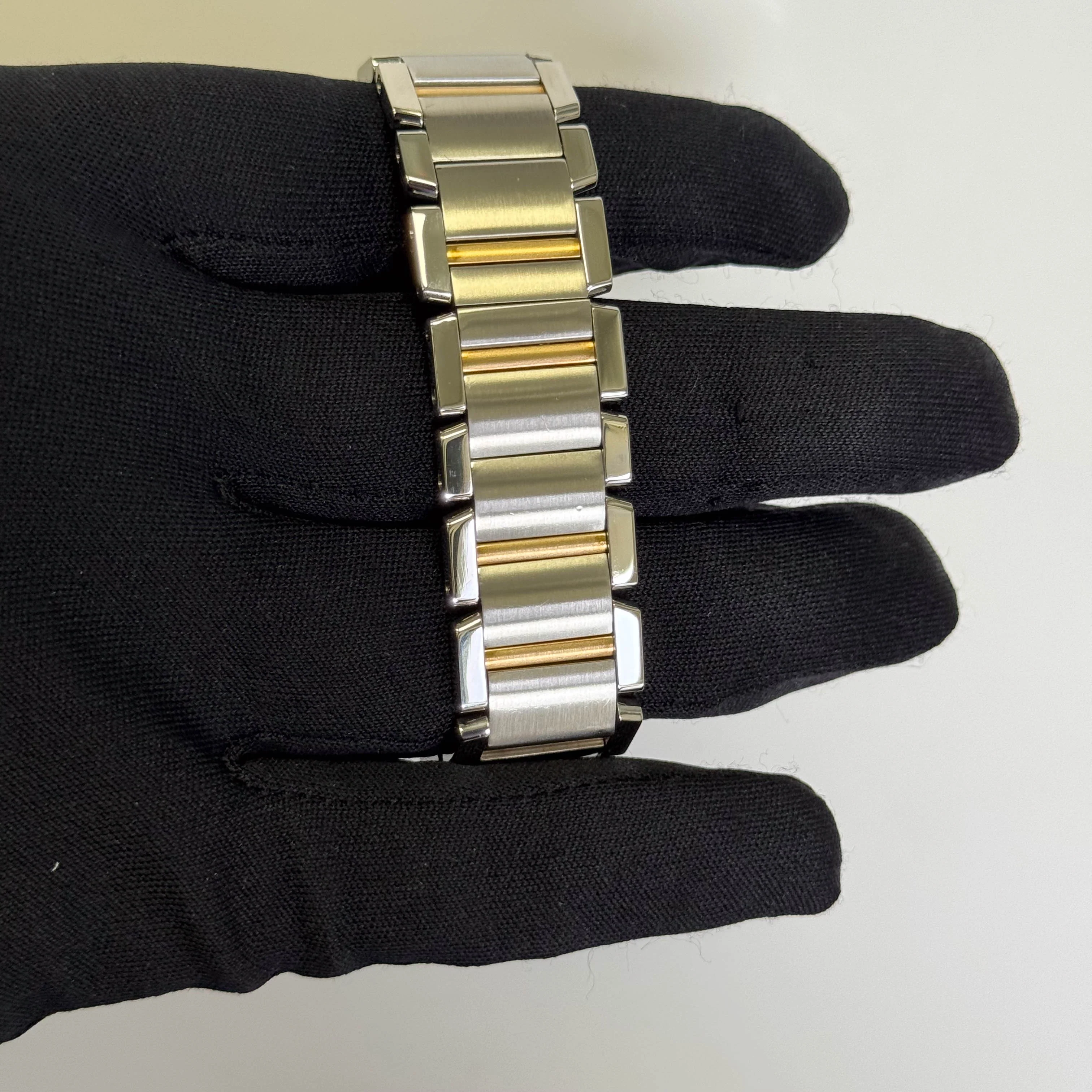 Cartier Tank Francaise 25mm Ivory Dial Ref#W51005Q4 - Image 4