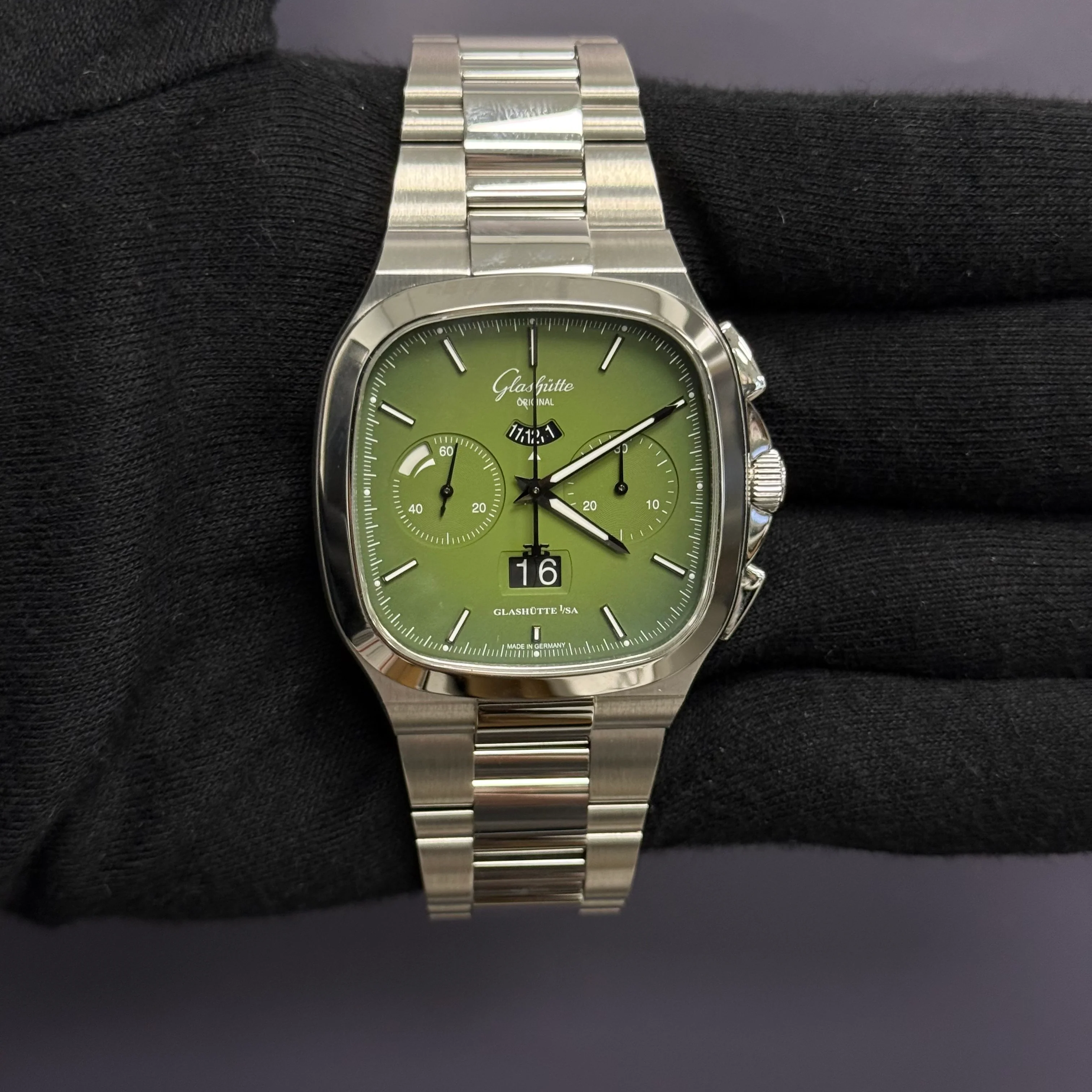 Glashutte Seventies 40mm Green Dial Watch Ref# 1-37-02-09-02-70 - Image 2