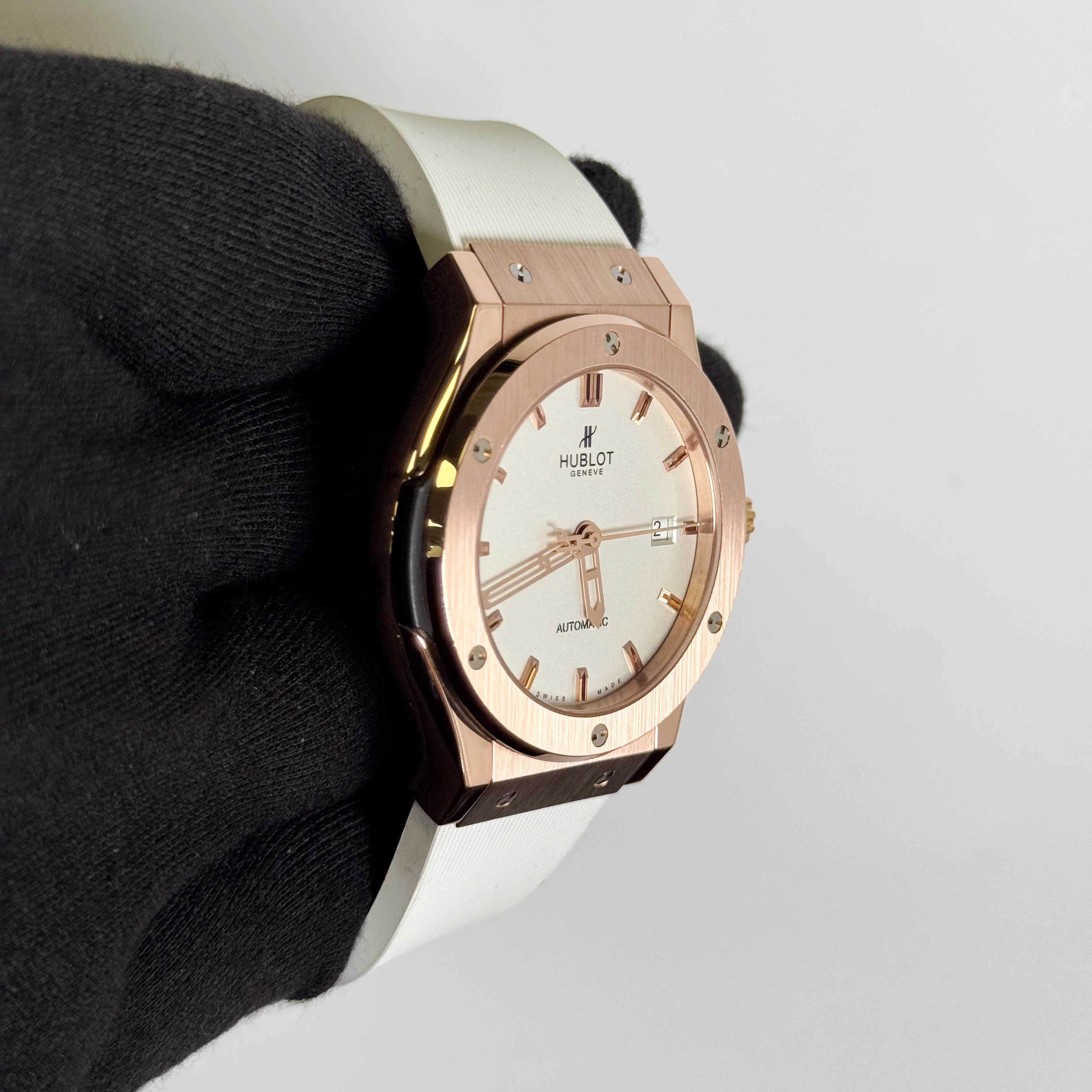 Hublot Classic Fusion 42mm Silver Opaline Dial Watch Ref# 542.OX.2610.LR - Image 3