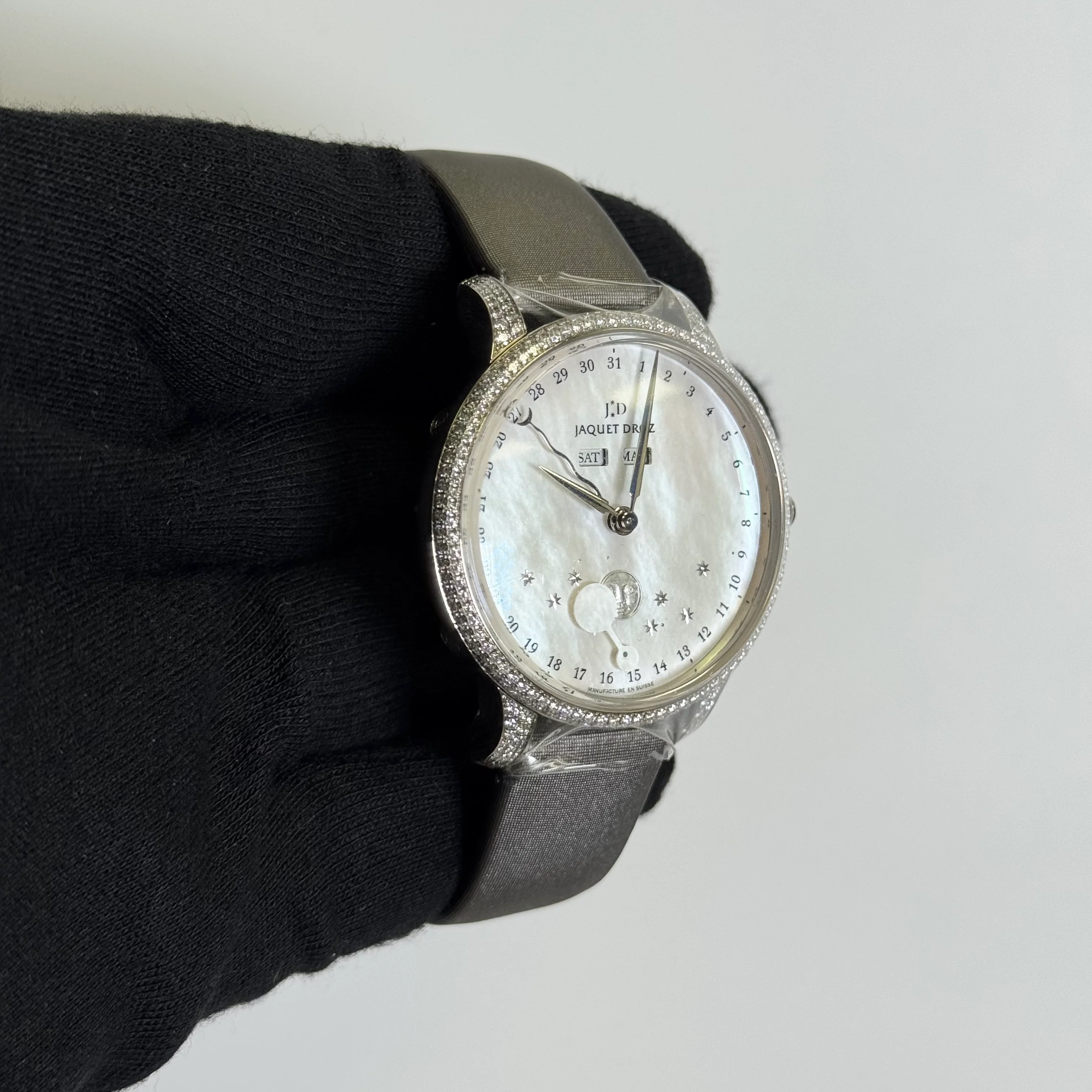 Jaquet Droz Astrale Eclipse 39mm White MOP Dial Watch Ref# J012614570 - Image 3