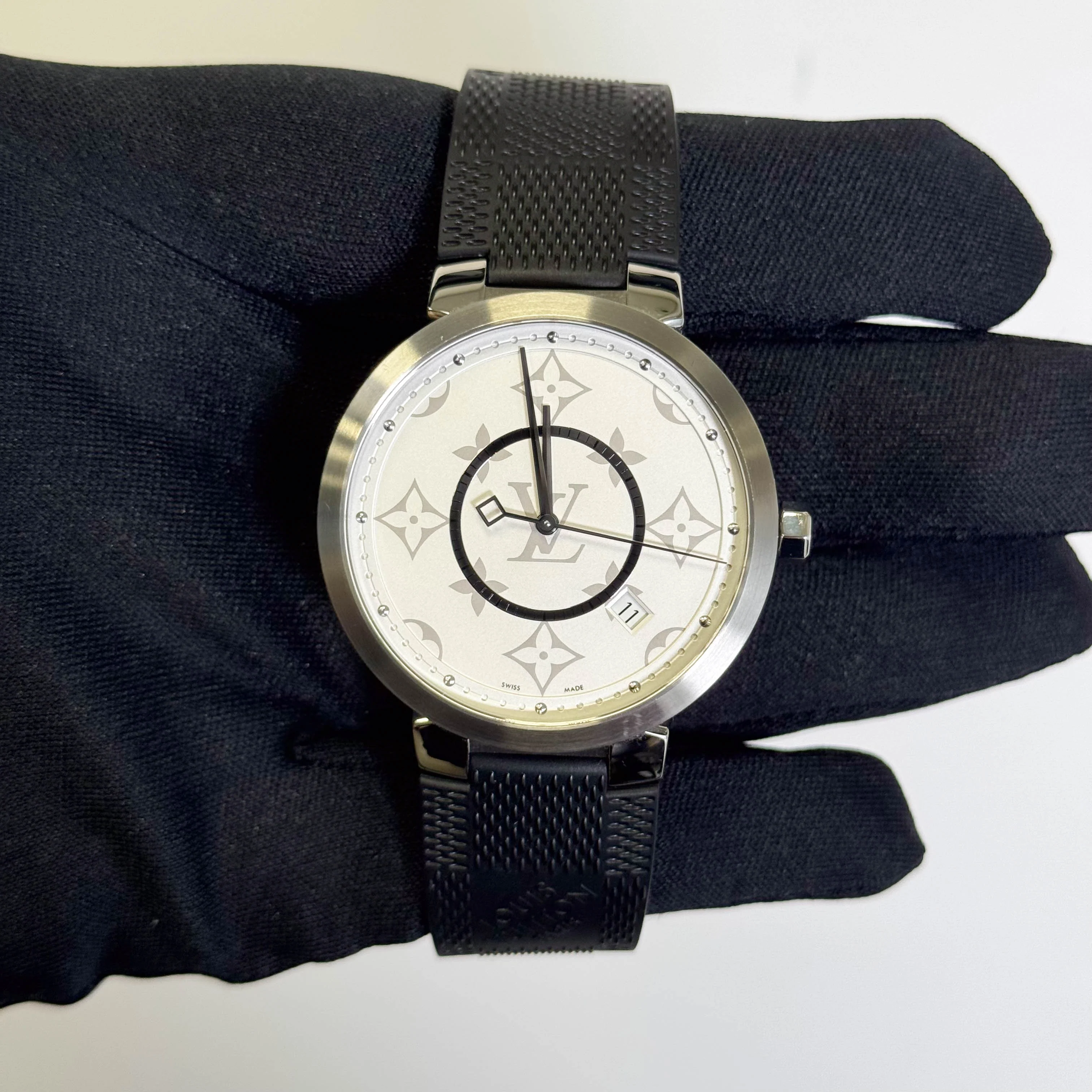 Louis Vuitton Tambour 39mm White Dial Watch Ref# QA120 - Image 2