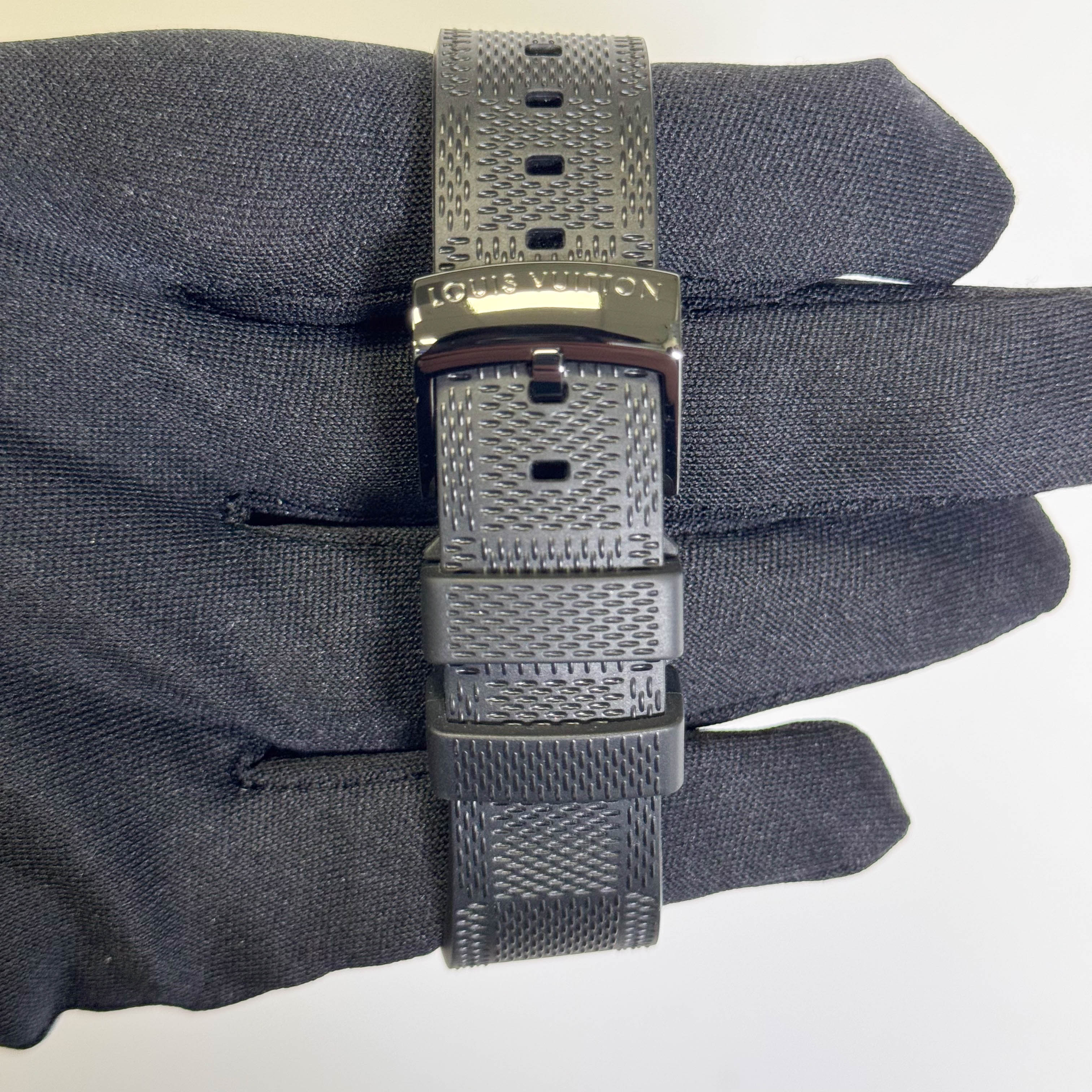 Louis Vuitton Tambour 39mm White Dial Watch Ref# QA120 - Image 4