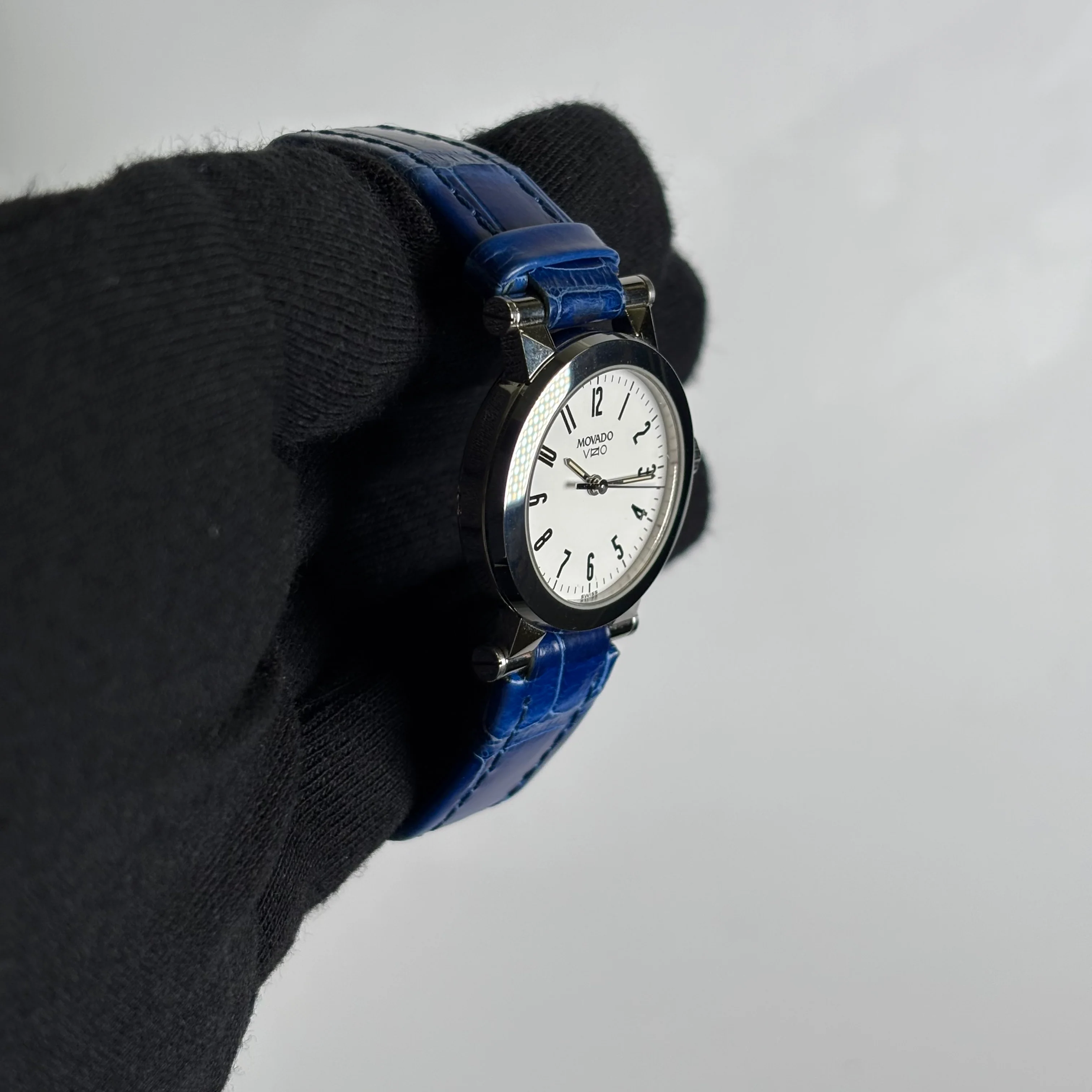 Movado Vizio 25.5mm White Dial Watch Ref# 83 E1 848 - Image 3