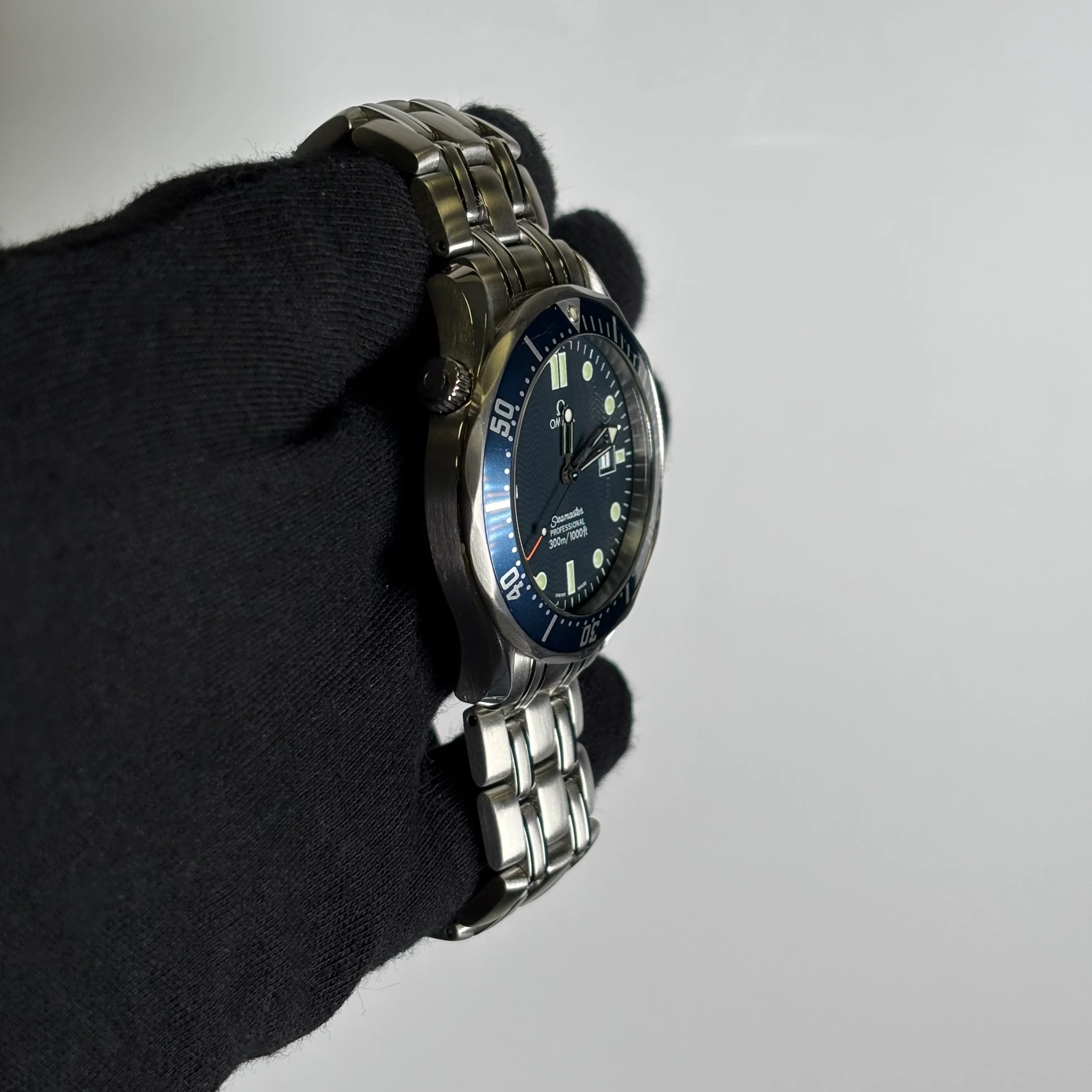 Omega Seamaster 41mm Blue Dial Watch Ref# 2541.80.00 - Image 3