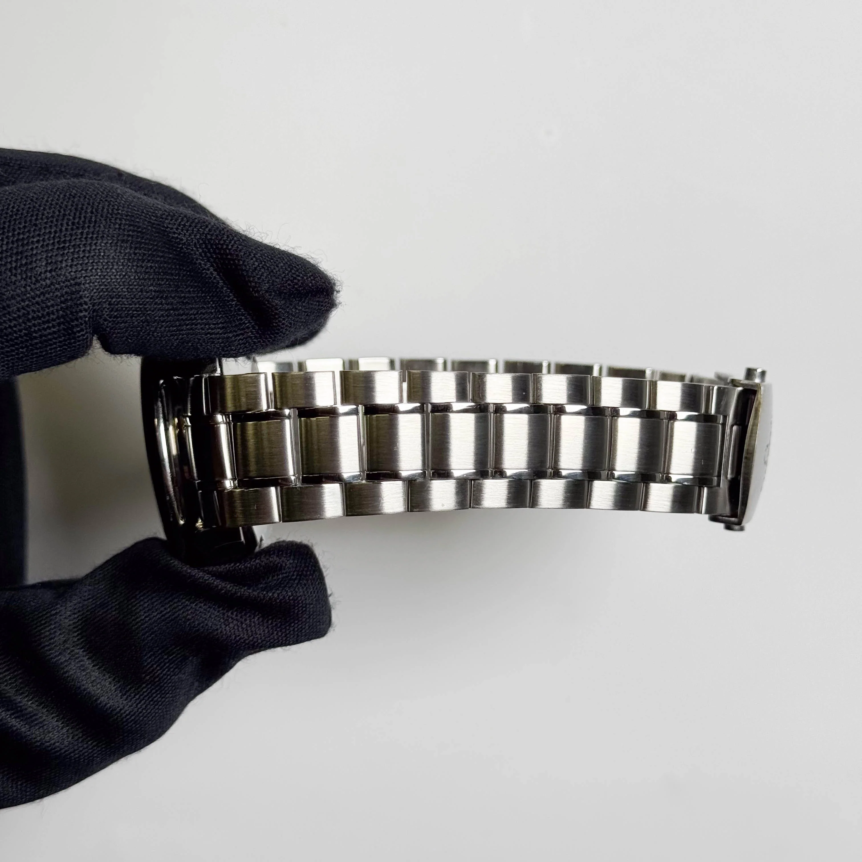 Omega Speedmaster Date 40mm Black Dial Watch Ref# 3210.50.00 - Image 5
