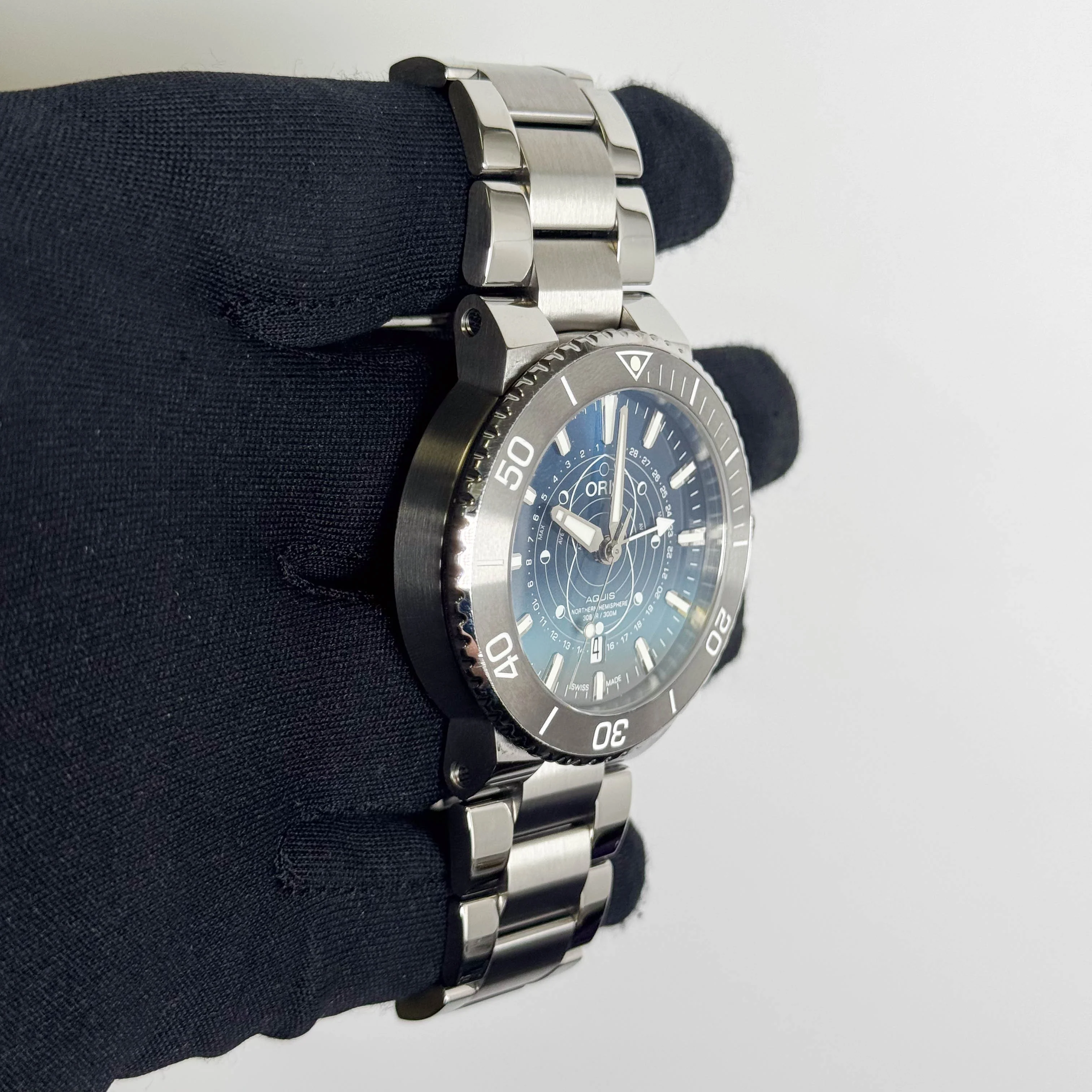 Oris Dat Watt 43.50mm Blue Dial Watch Ref# 01 761 7765 4185 - Image 3
