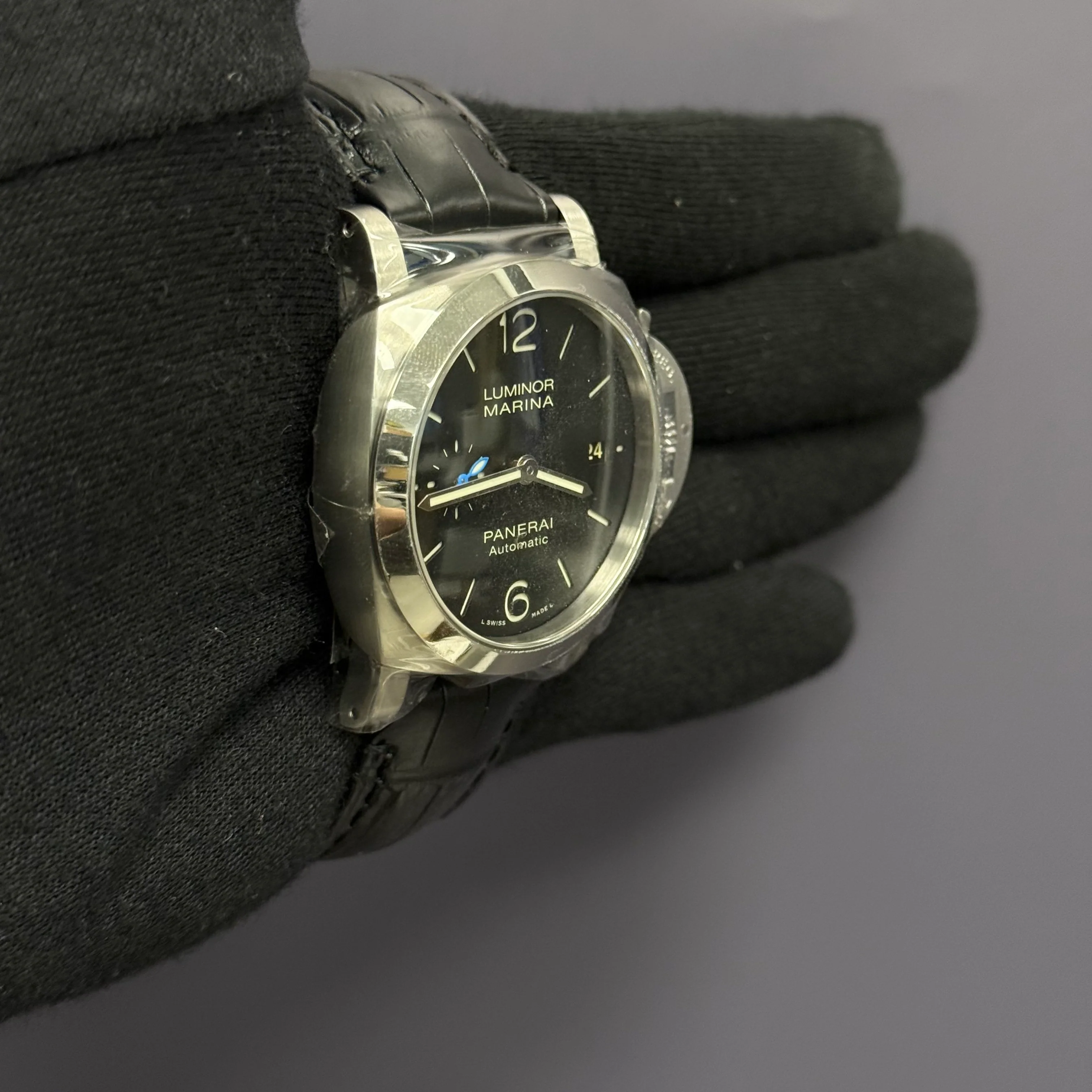Panerai Luminor 40mm Black Dial Watch Ref# PAM01372 - Image 3