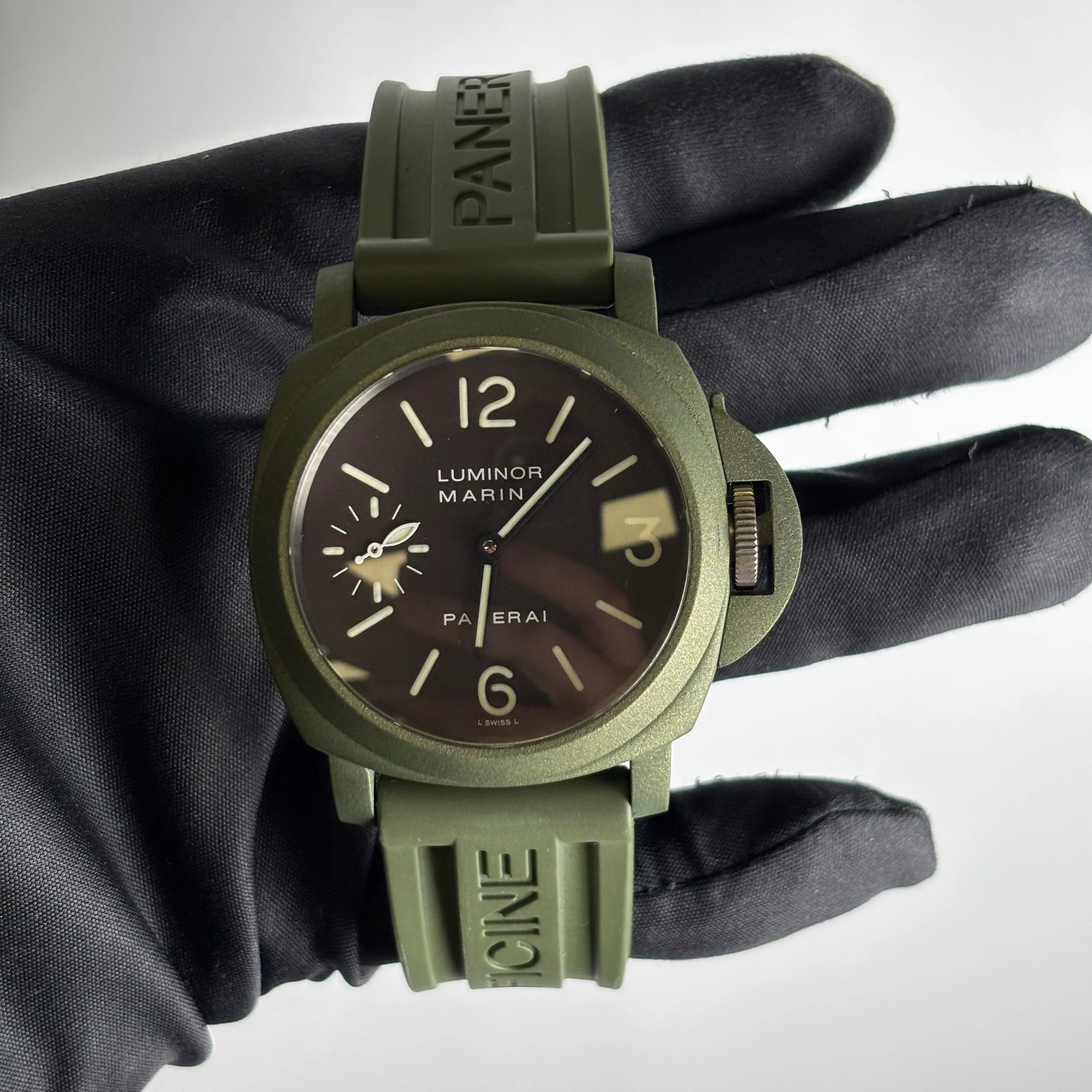 Panerai Luminor 44mm Black Dial Watch - Image 2