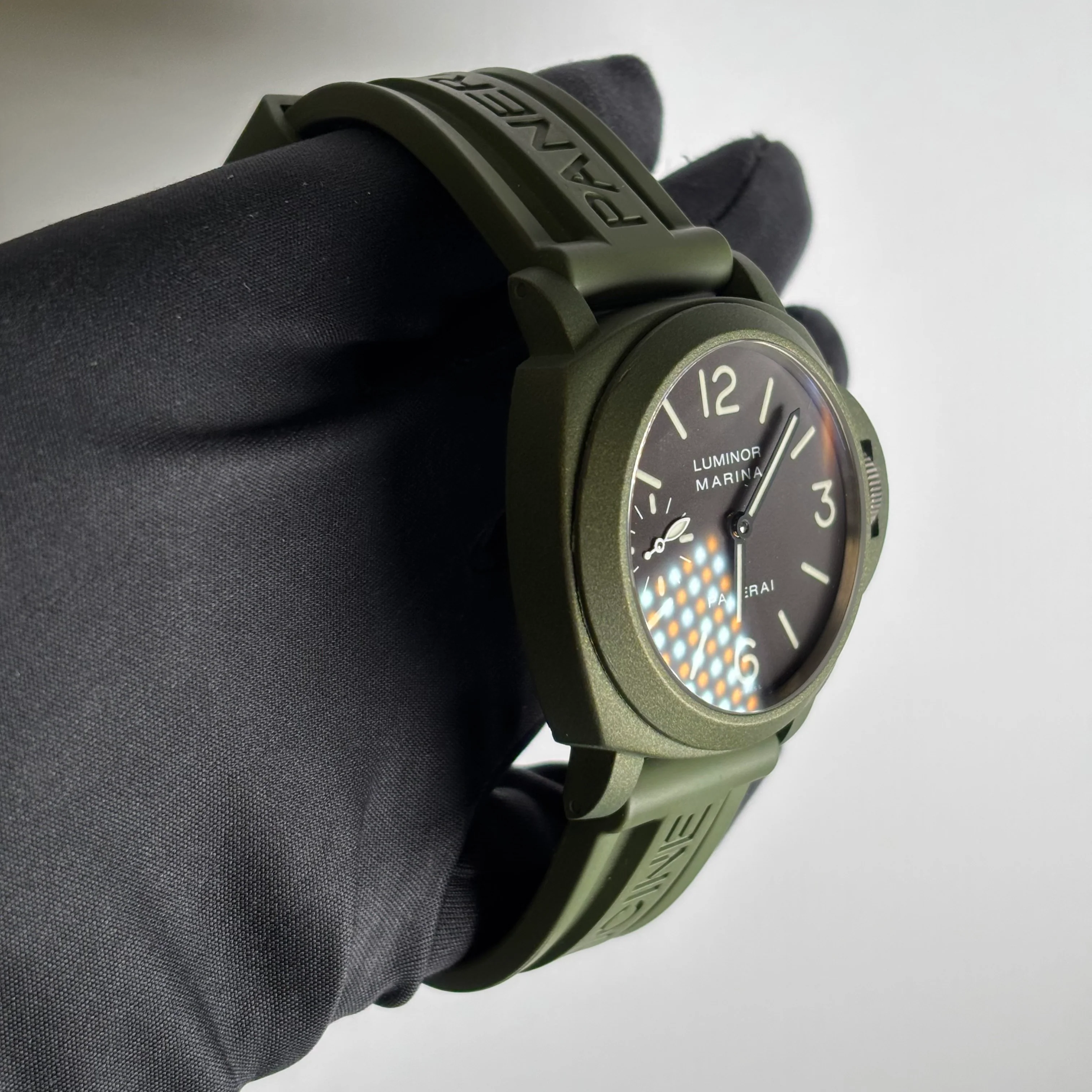 Panerai Luminor 44mm Black Dial Watch - Image 3