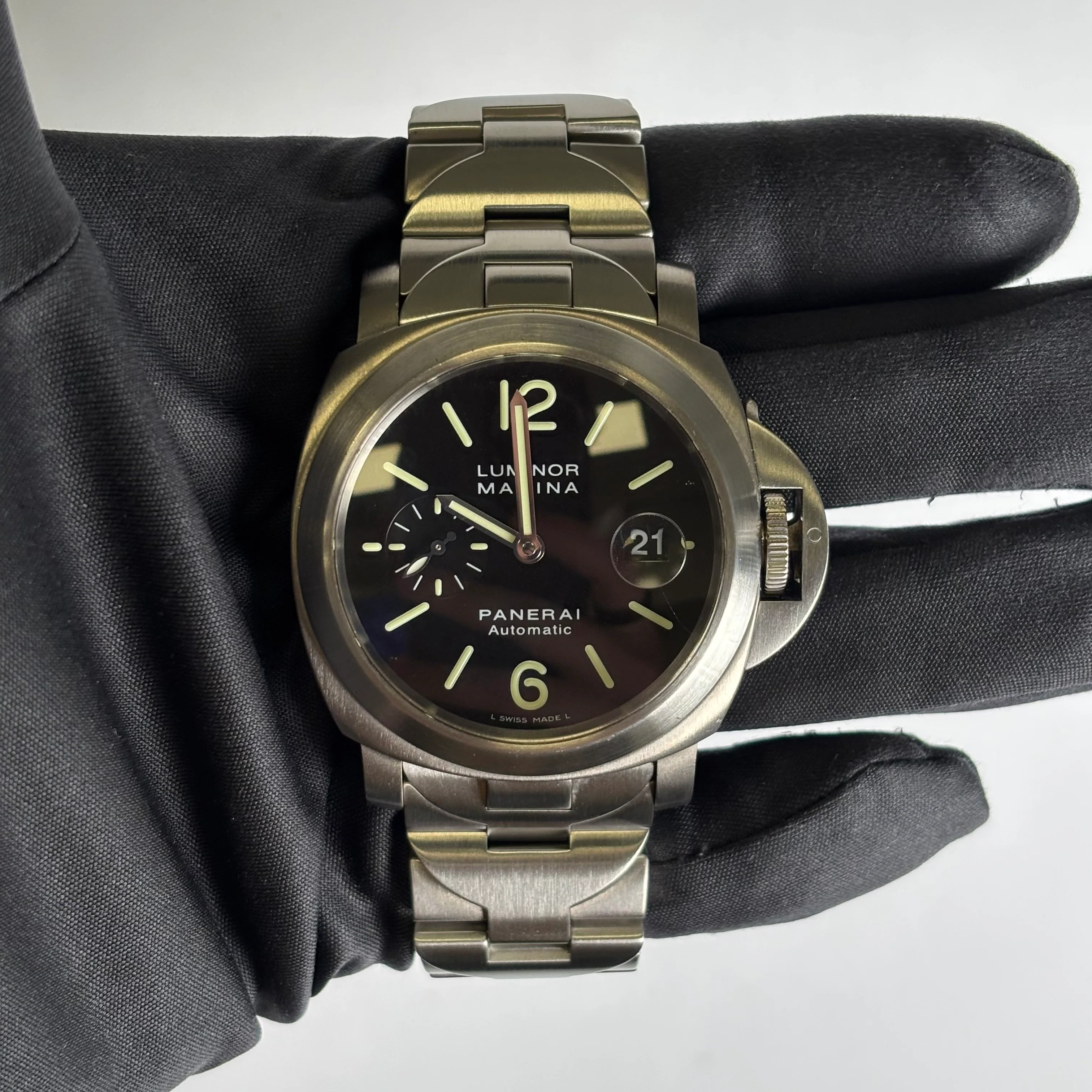 Panerai Luminor 40mm Black Dial Watch Ref# PAM00050 - Image 2