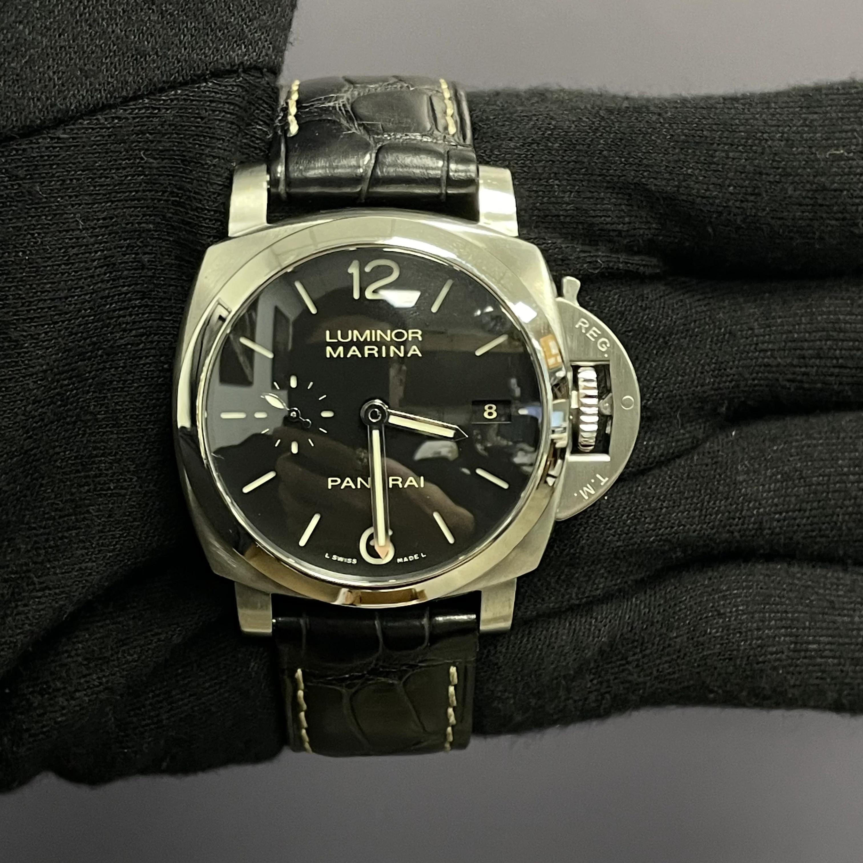 Panerai Luminor 42mm Black Dial Watch Ref# PAM00392 - Image 2