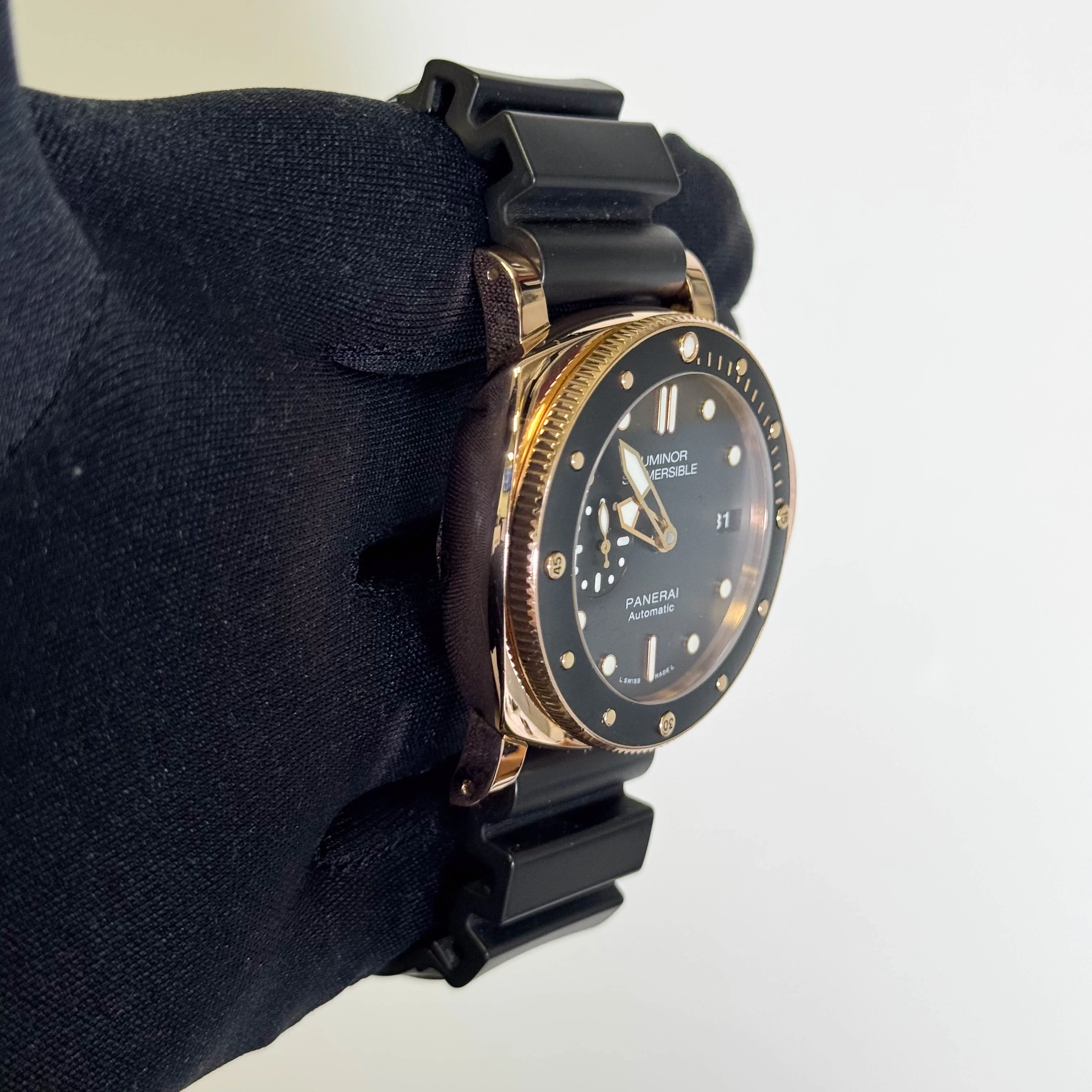 Panerai Luminor 42mm Black Dial Watch Ref# PAM00684 - Image 3