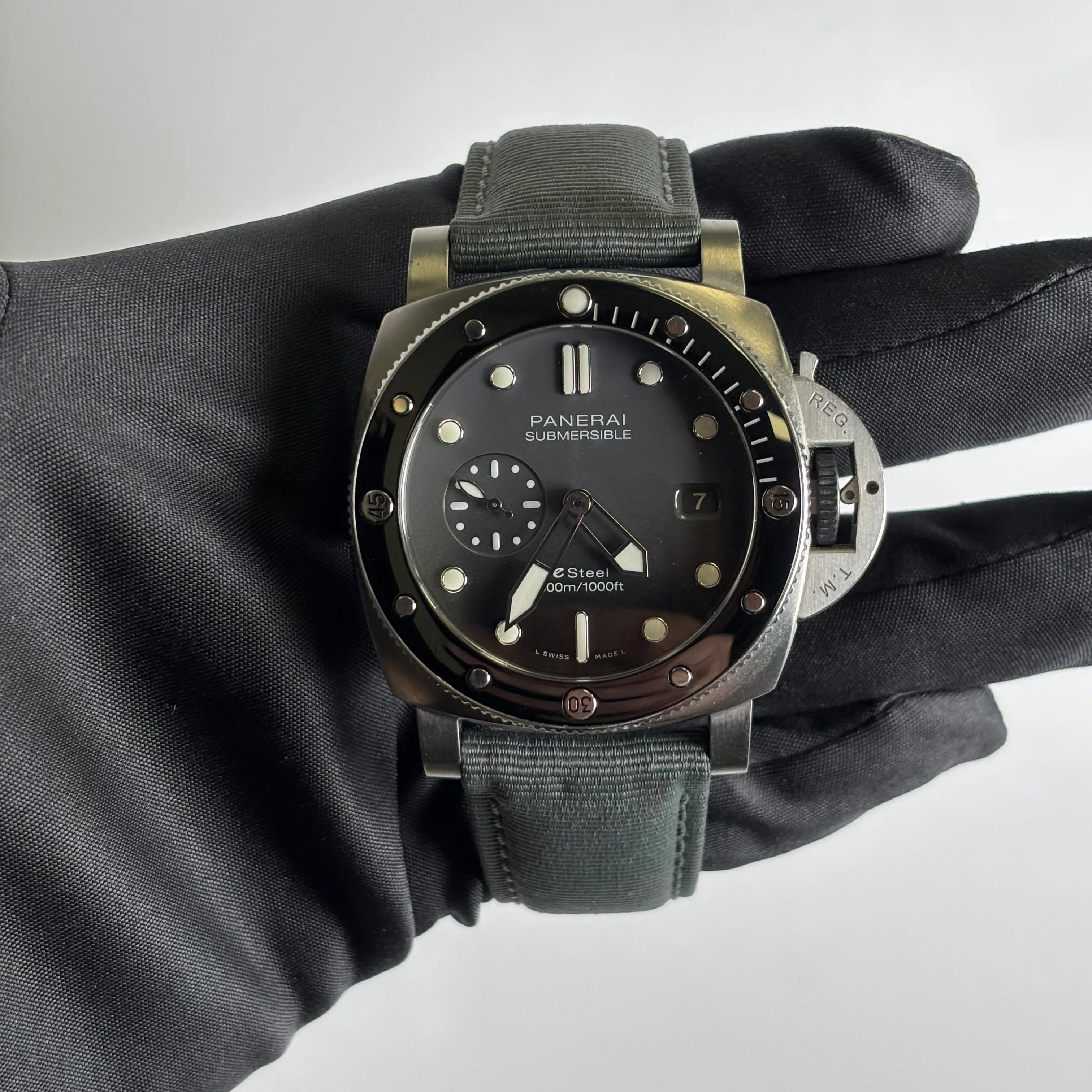 Panerai Submersible 44mm Grey Dial Watch Ref# PAM01288 - Image 2