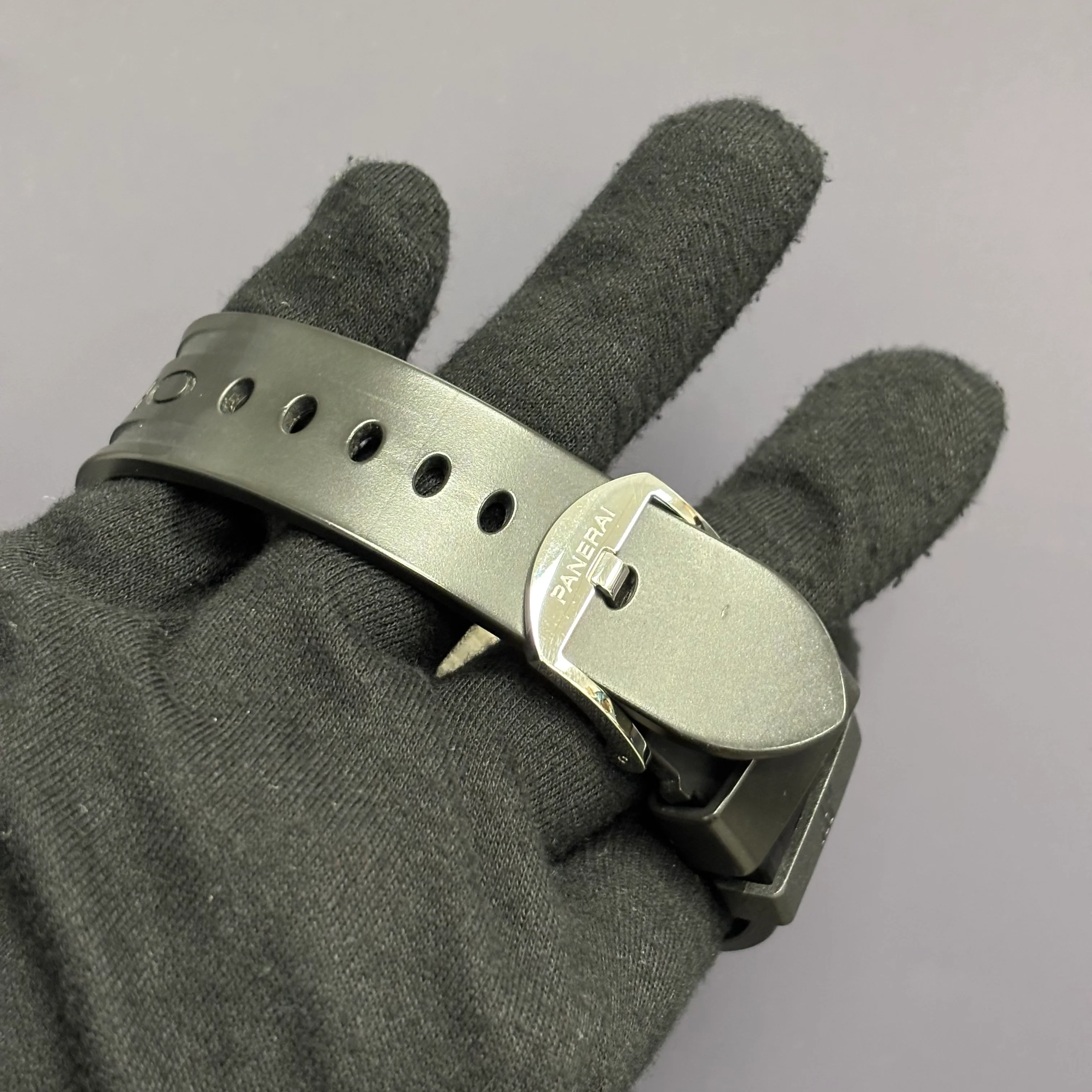 Panerai Luminor 44mm Black Dial Watch Ref# PAM01090 - Image 4