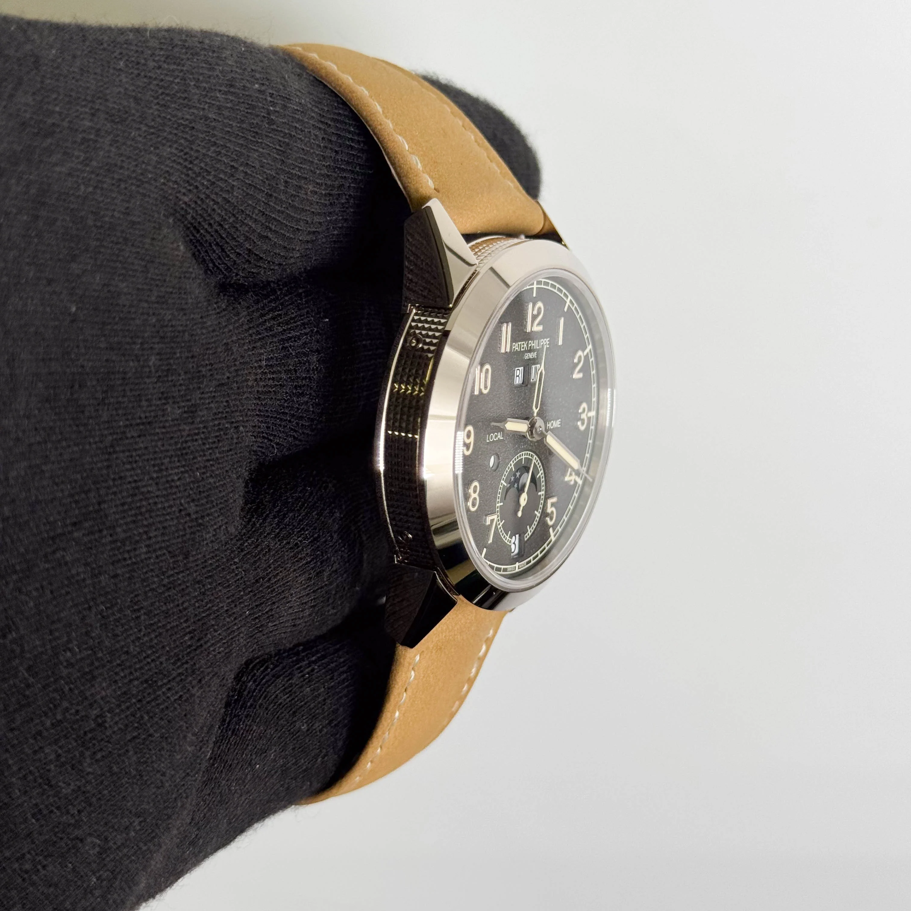 Patek Philippe Annual Calendar 41mm Gray Dial Watch Ref# 5326G-001 - Image 3