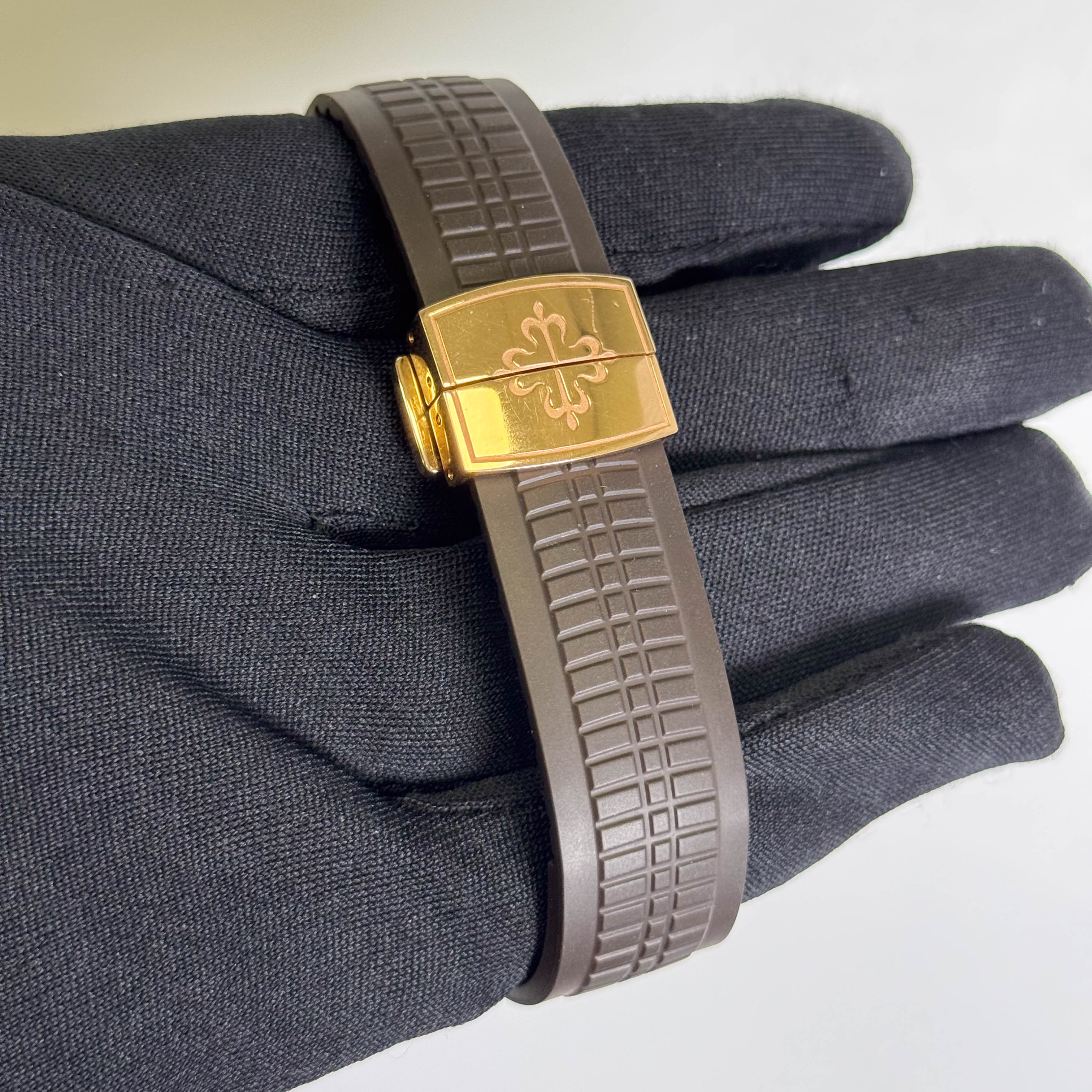 Patek Philippe Aquanaut 40mm Brown Dial Ref# 5167R-001 - Image 4