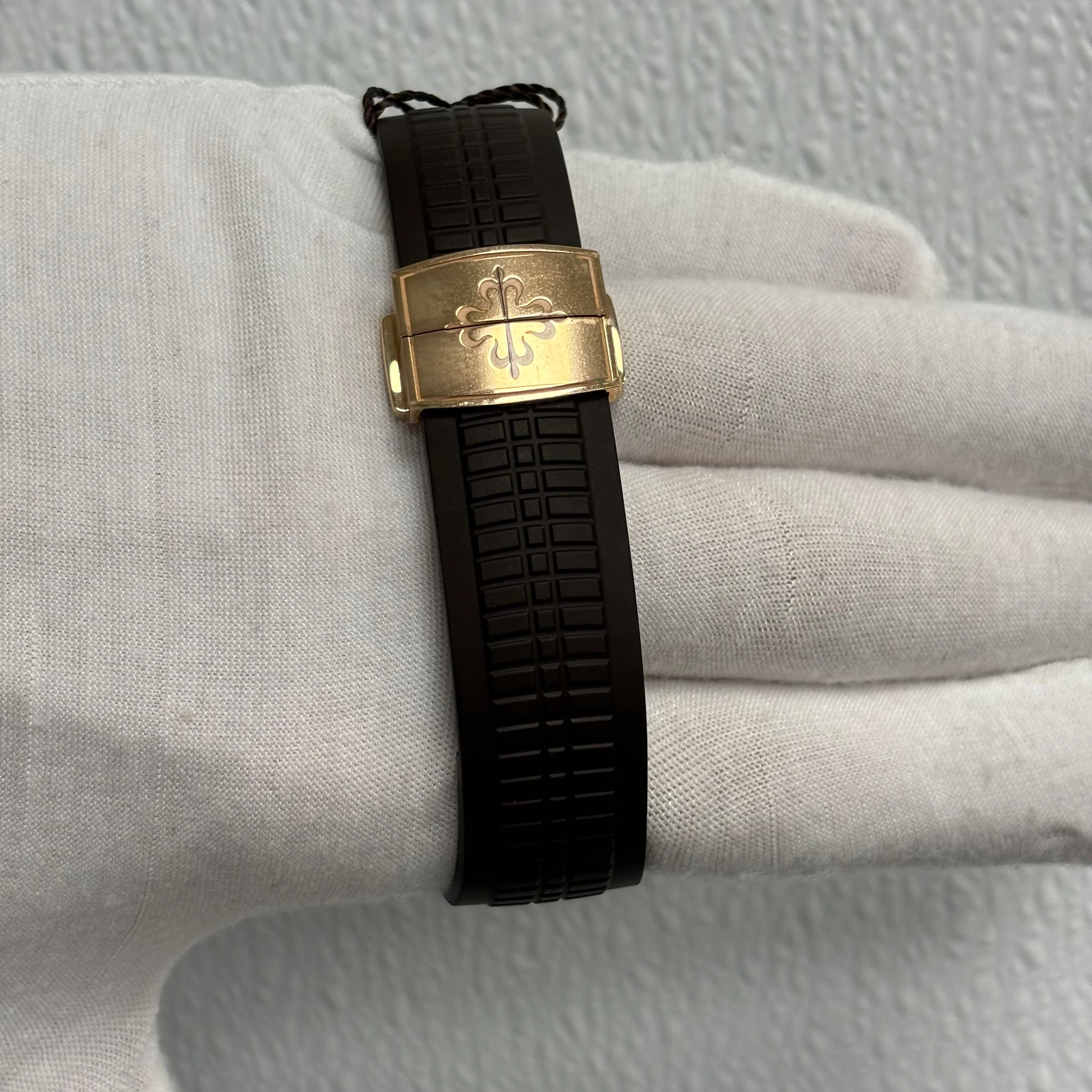 Patek Philippe Aquanaut 40mm Brown Dial Ref# 5167R-01 - Image 4