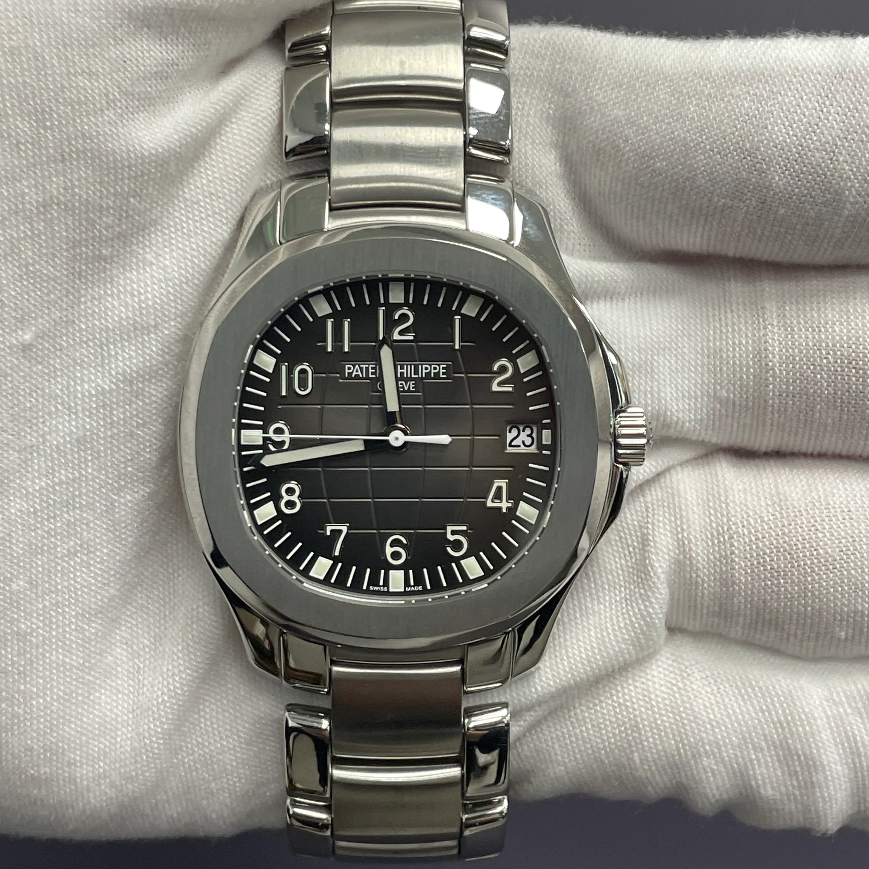 Patek Philippe Aquanaut 40mm Grey Dial Ref# 5167/1A-001 - Image 2