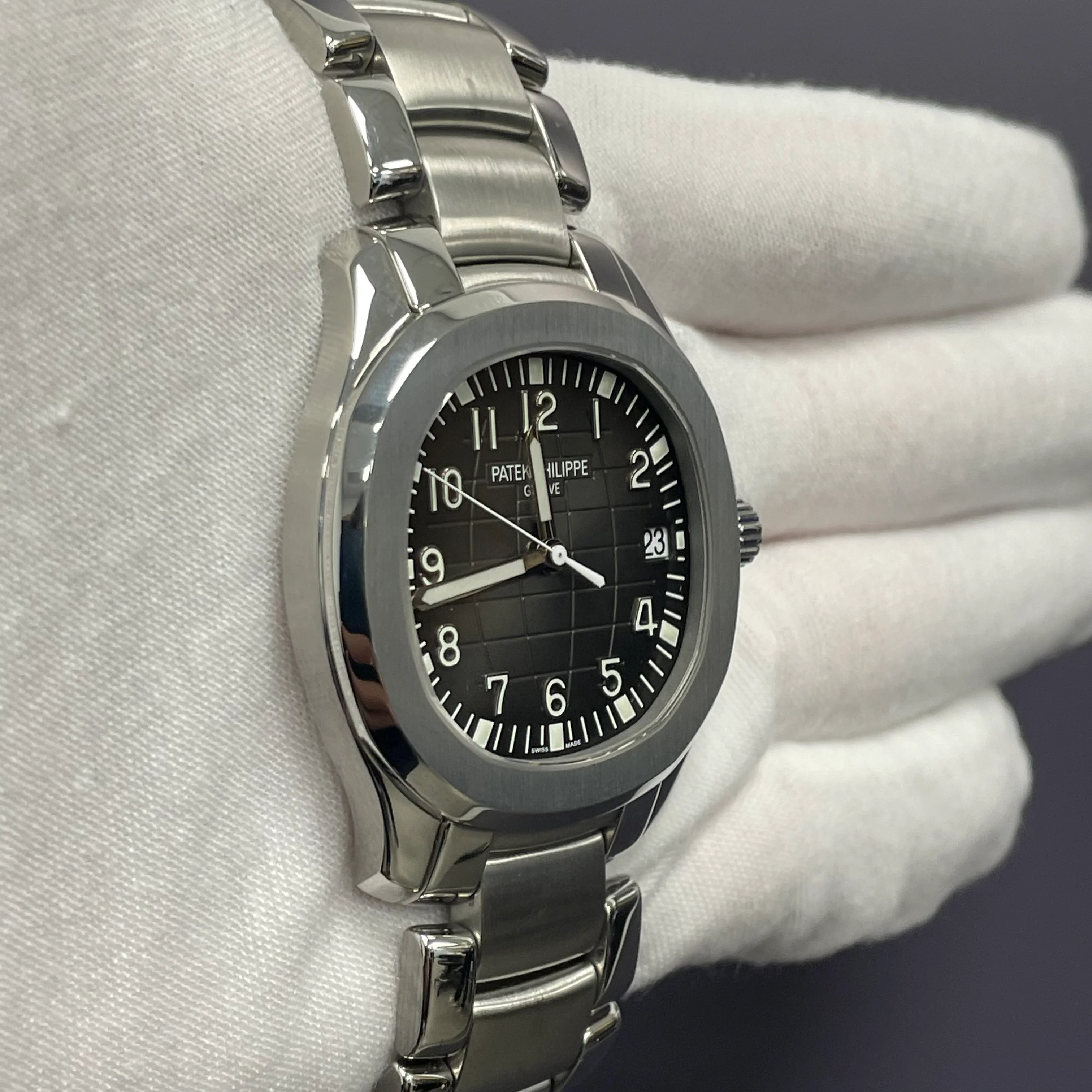 Patek Philippe Aquanaut 40mm Grey Dial Ref# 5167/1A-001 - Image 3