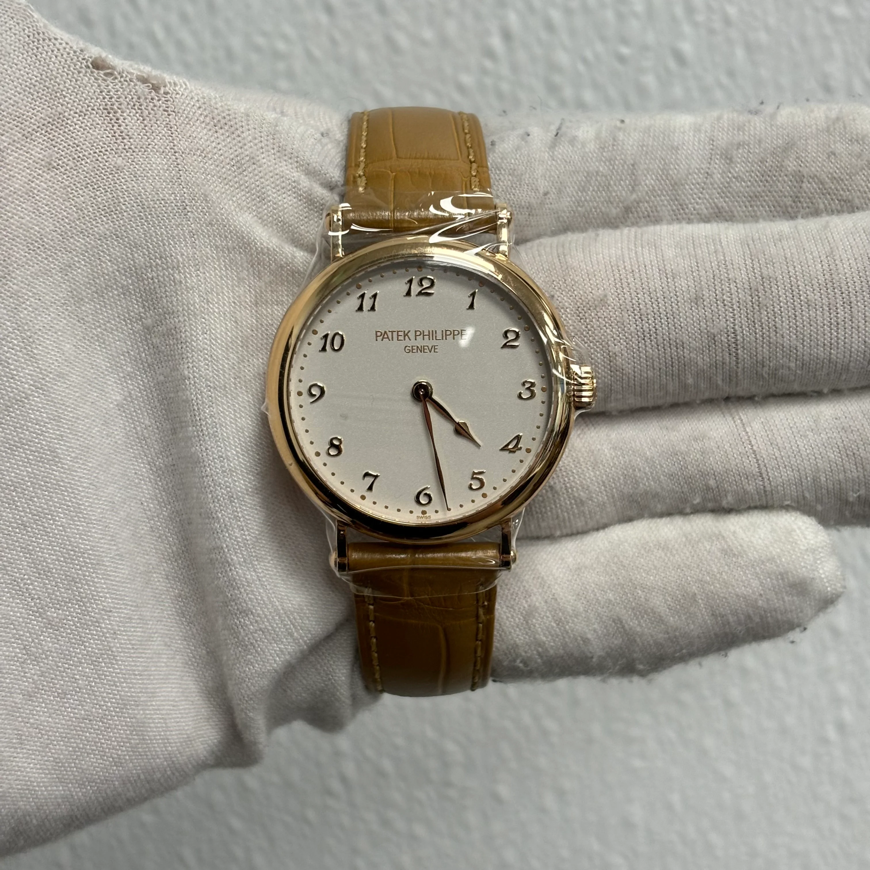 Patek Philippe Calatrava 34mm White Dial Watch Ref# 7200R-001 - Image 2