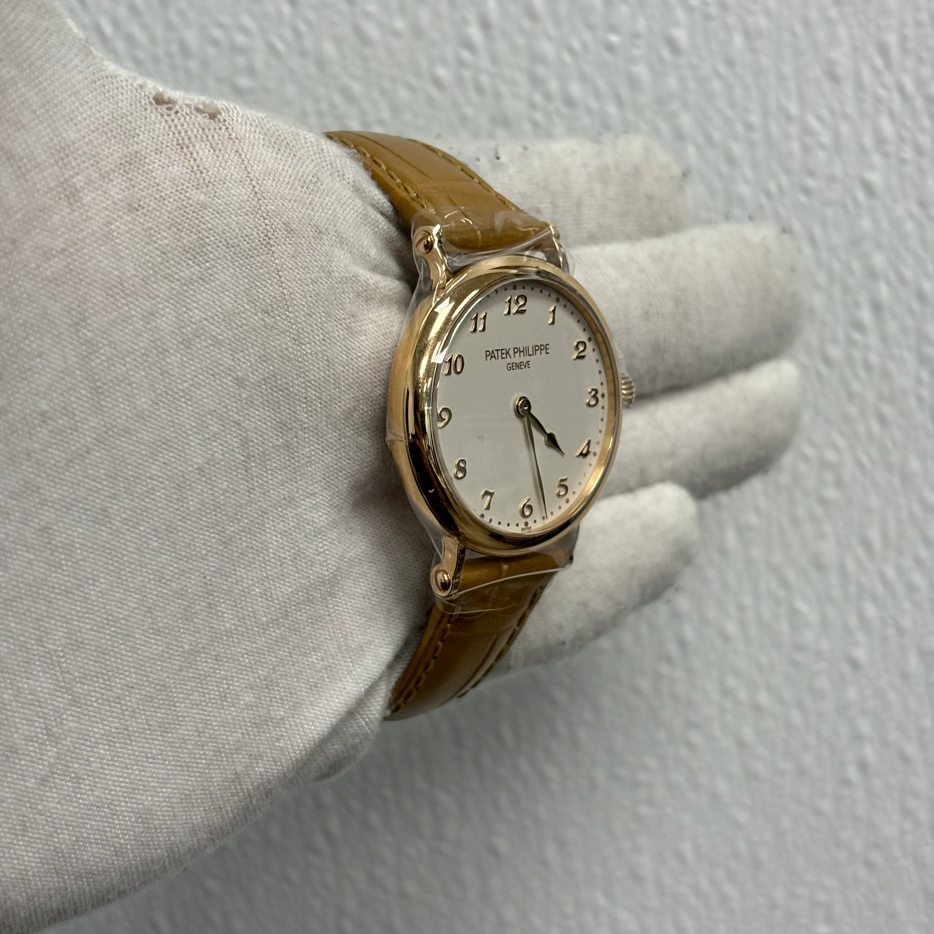 Patek Philippe Calatrava 34mm White Dial Watch Ref# 7200R-001 - Image 3