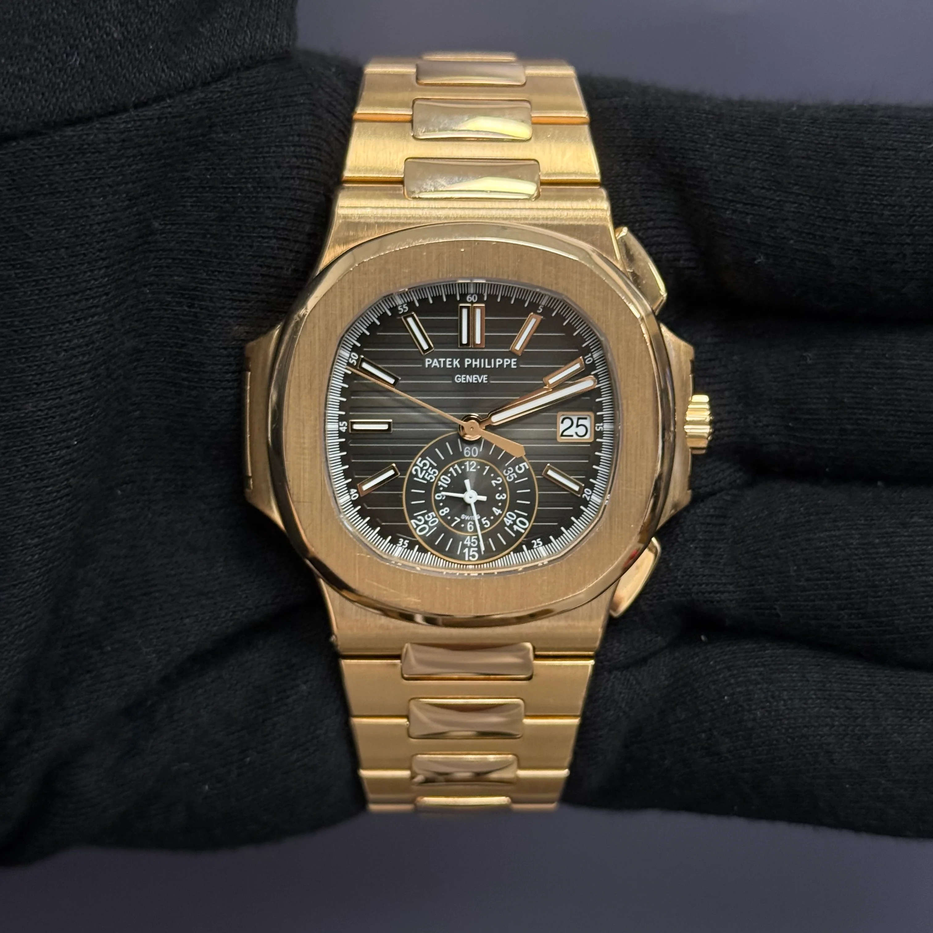 Patek Philippe Nautilus 40.5mm Grey Dial Watch Ref# 5980/1R-001 - Image 2