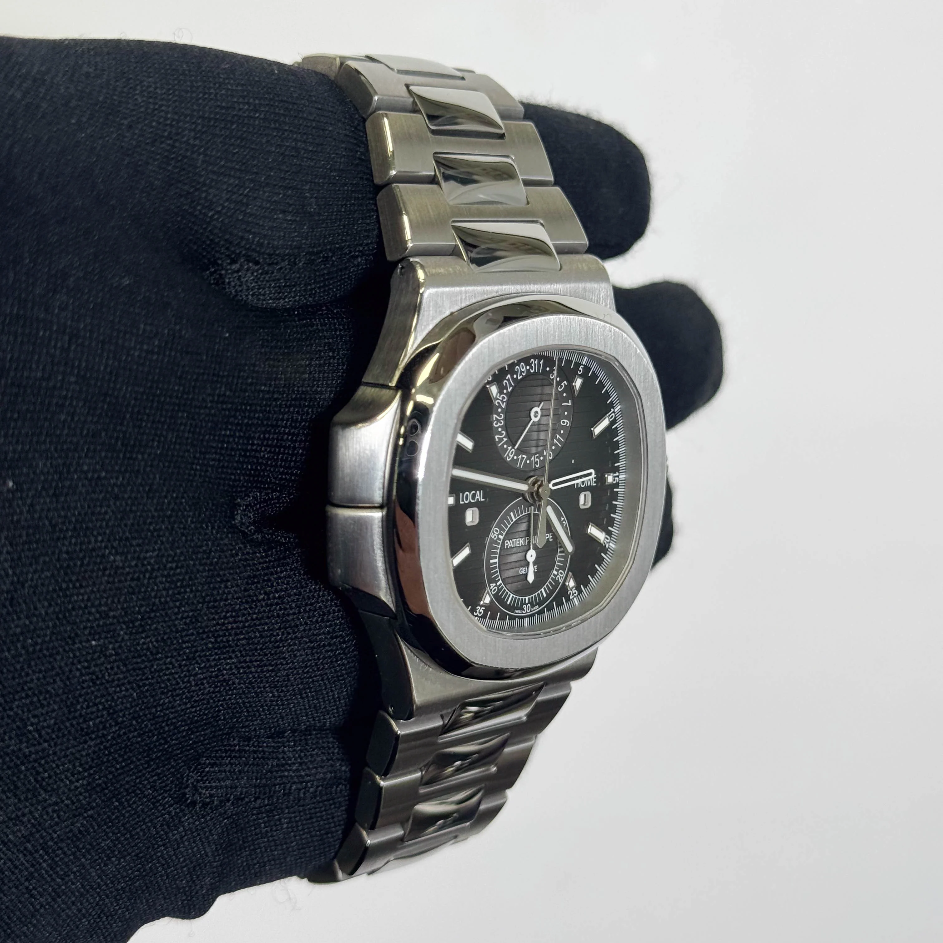 Patek Philippe Nautilus 40.5mm Grey Dial Watch Ref# 5990/1A-001 - Image 3