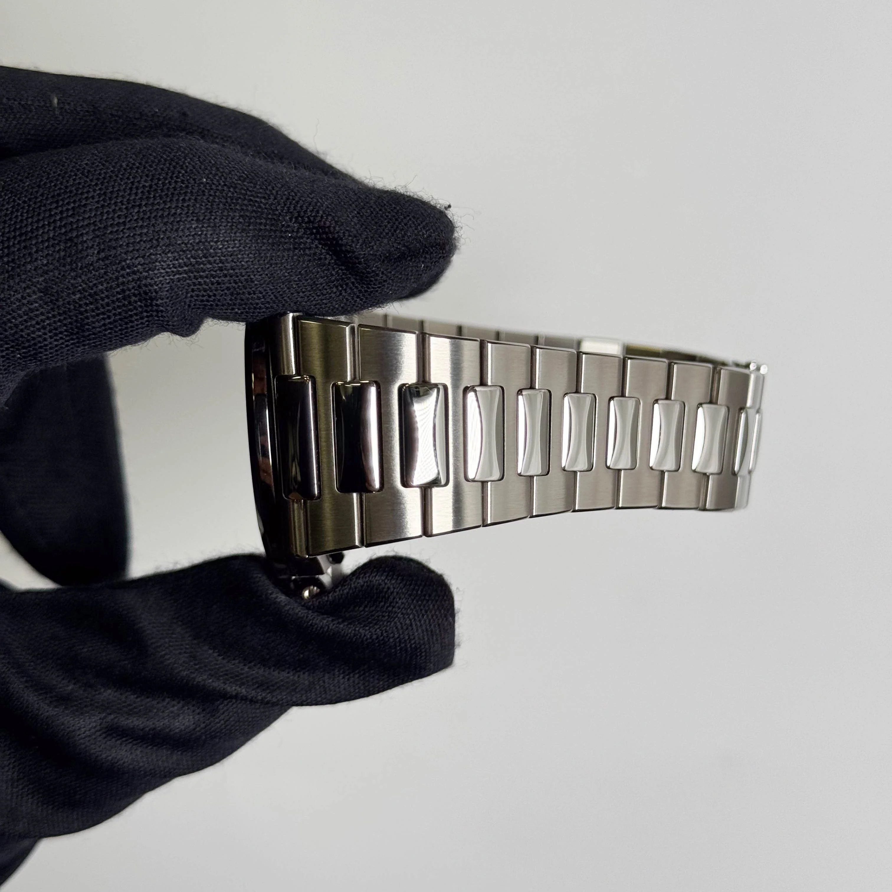 Patek Philippe Nautilus 40mm Blue Dial Watch Ref# 5711/1A-001 - Image 5