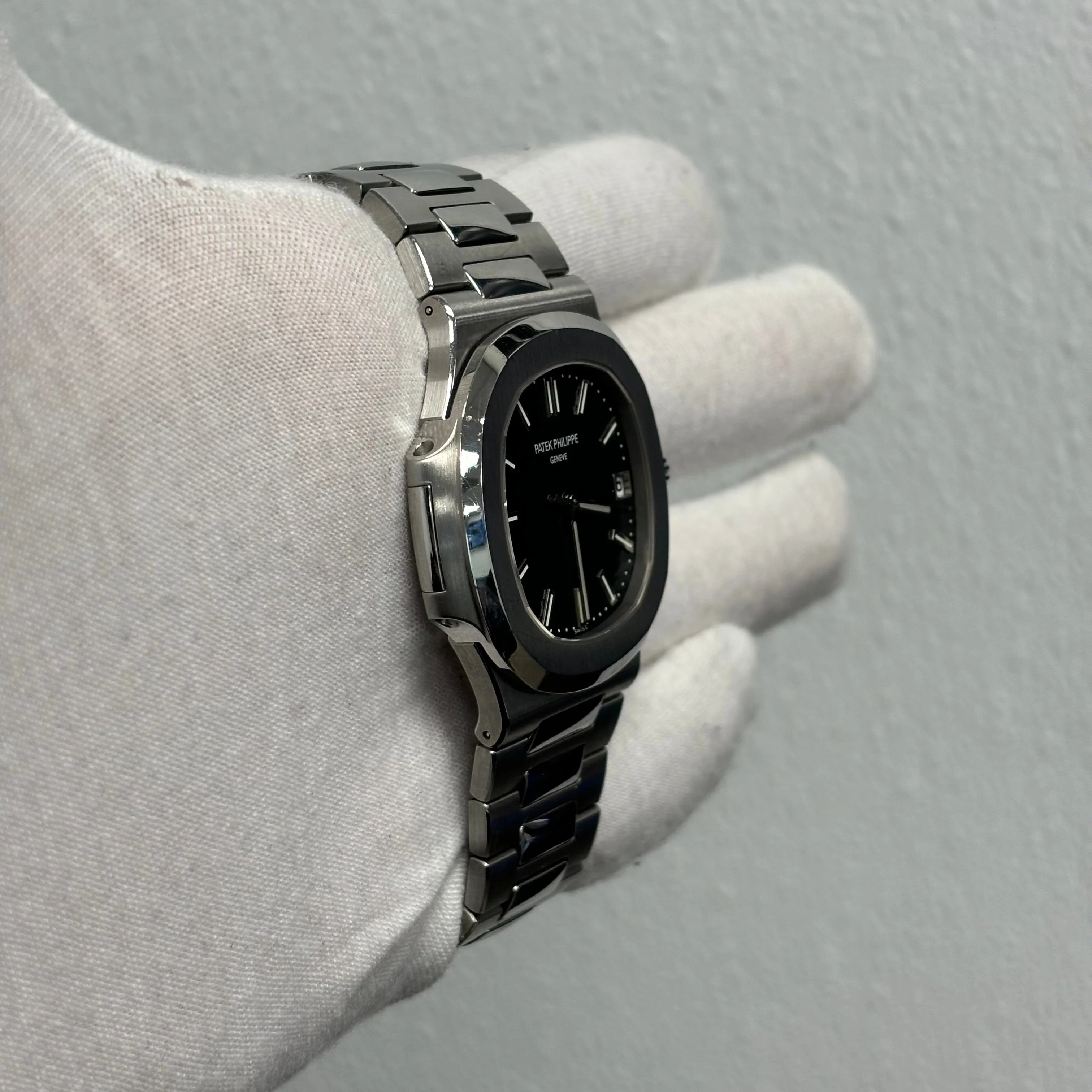 Patek Philippe Nautilus 40mm Green Dial Ref# 5711/1A-014 - Image 3